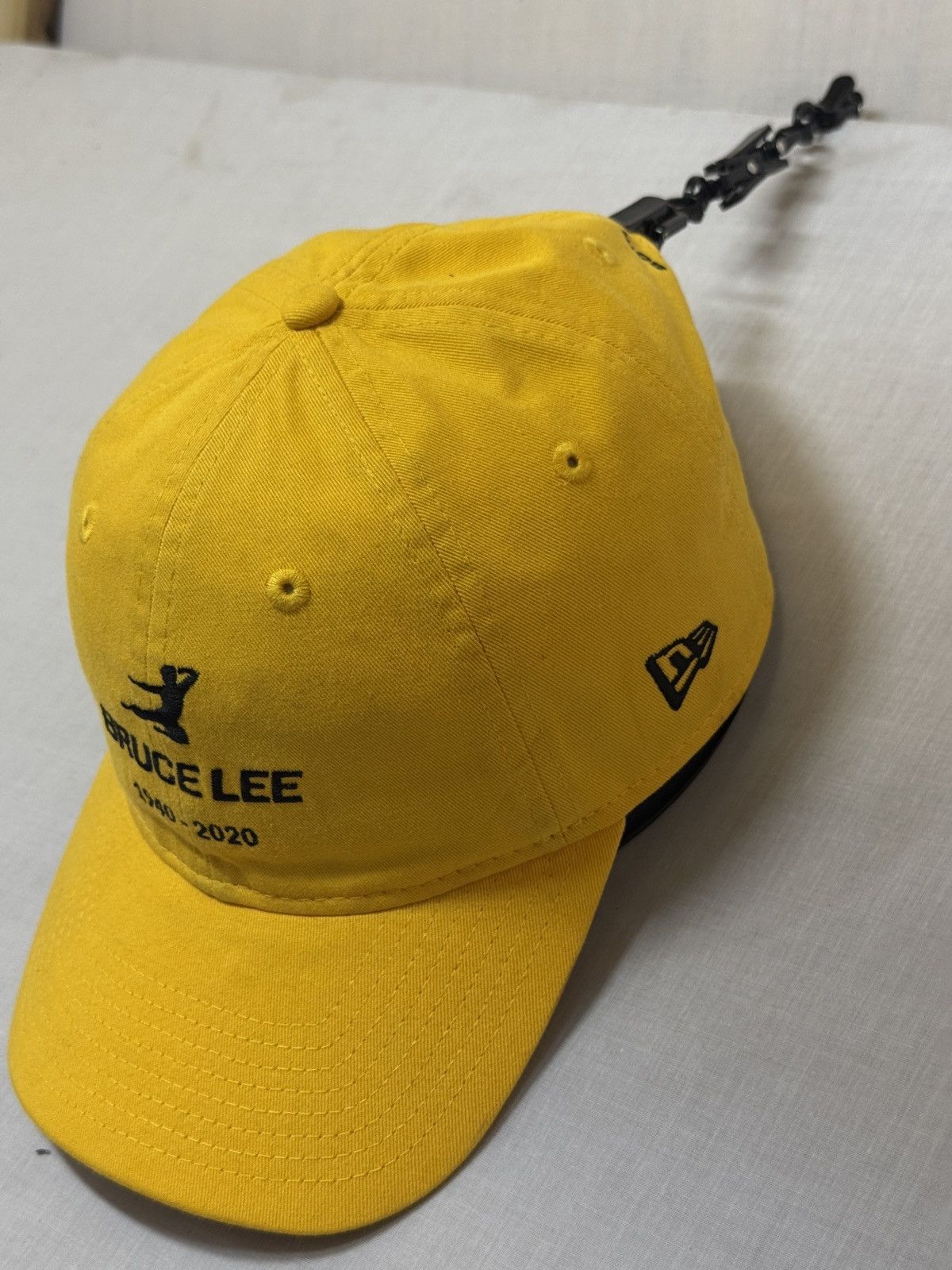 New Era yellow baseball cap featuring a Bruce Lee 1940s Size ONE SIZE - 6 Thumbnail