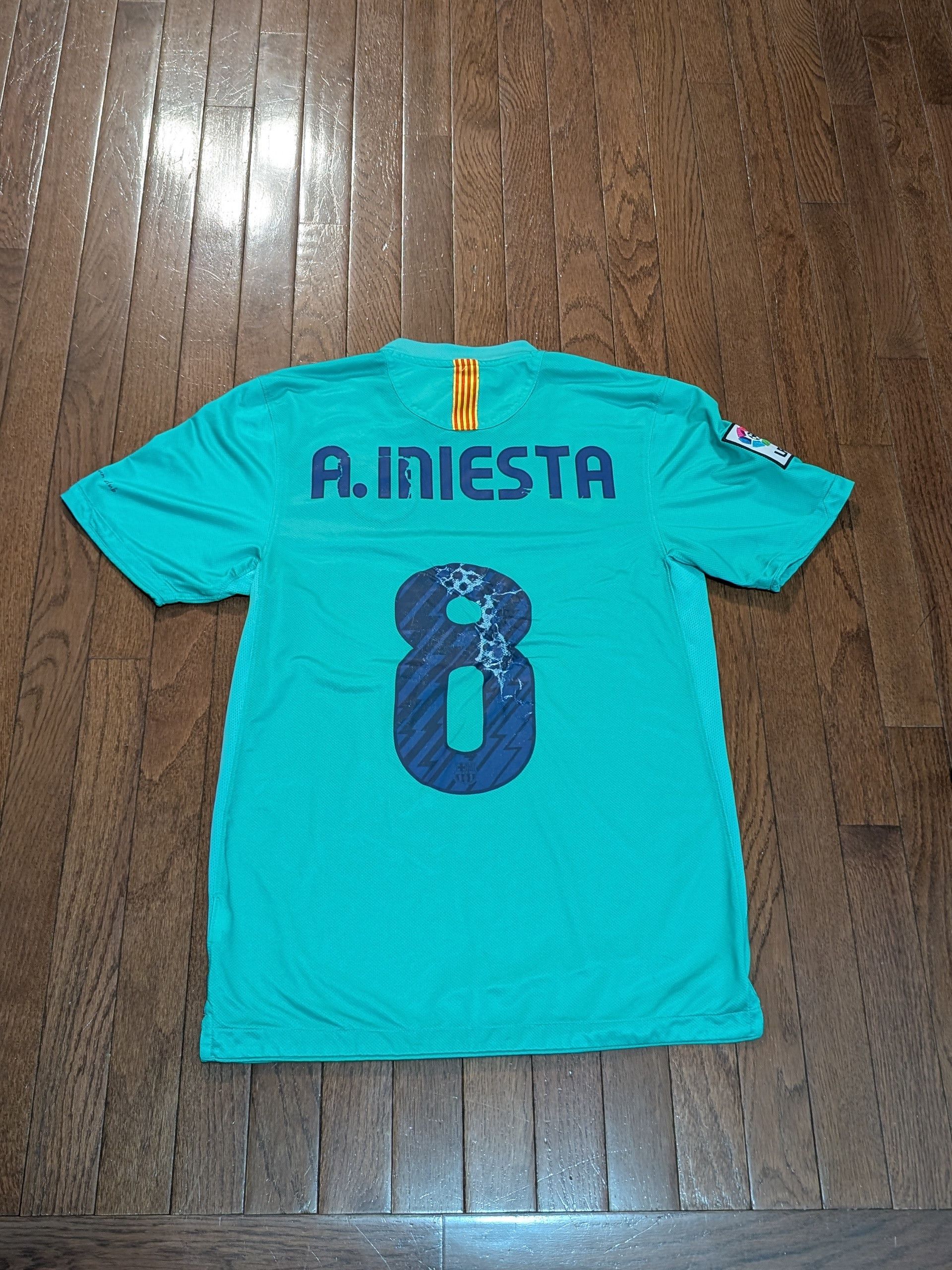 Nike 2010 2011 Nike FC Barcelona Andres Iniesta Futbol Jersey Sm Size US S / EU 44-46 / 1 - 2 Thumbnail