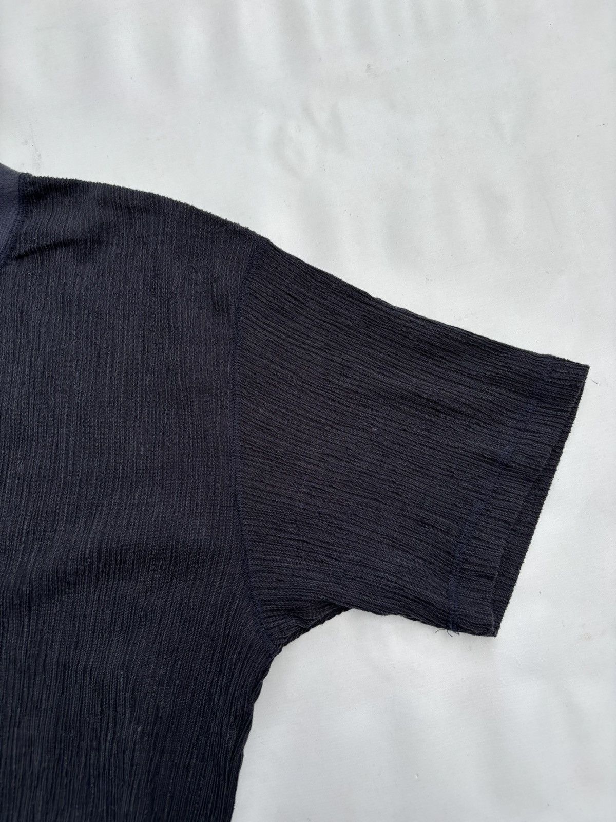 Homme Plisse Issey Miyake × Issey Miyake RARE Issey Miyake Pleats T-Shirt Size US L / EU 52-54 / 3 - 3 Thumbnail