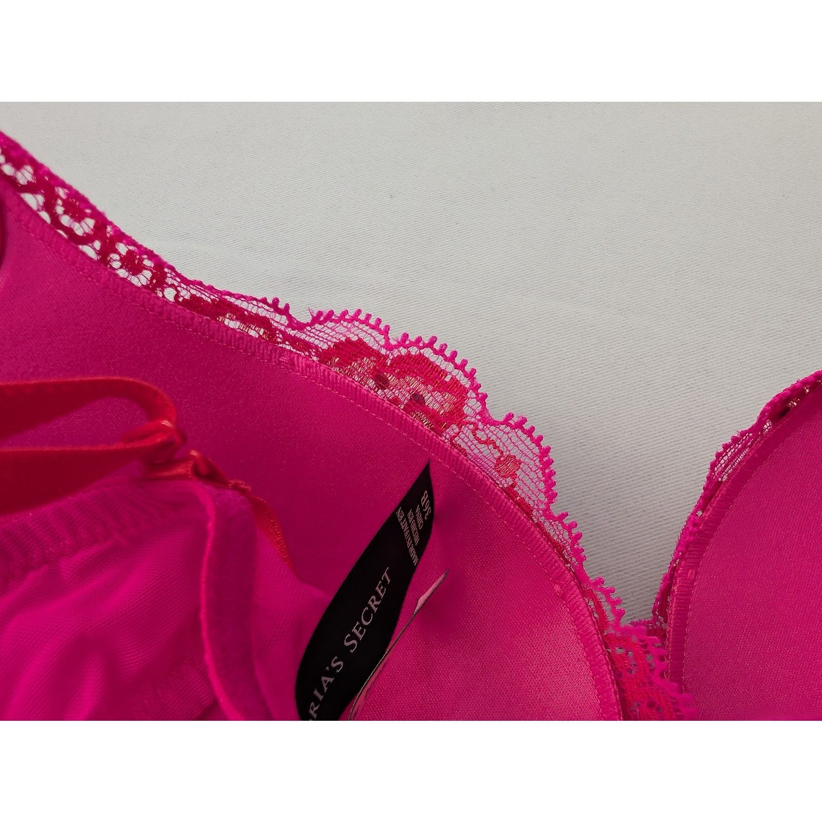 Victoria's Secret NWT Victoria’s Secret Gorgeous Bra 34C Push-Up Lace Vintage Size XXS / US 00 / IT 34 - 4 Thumbnail