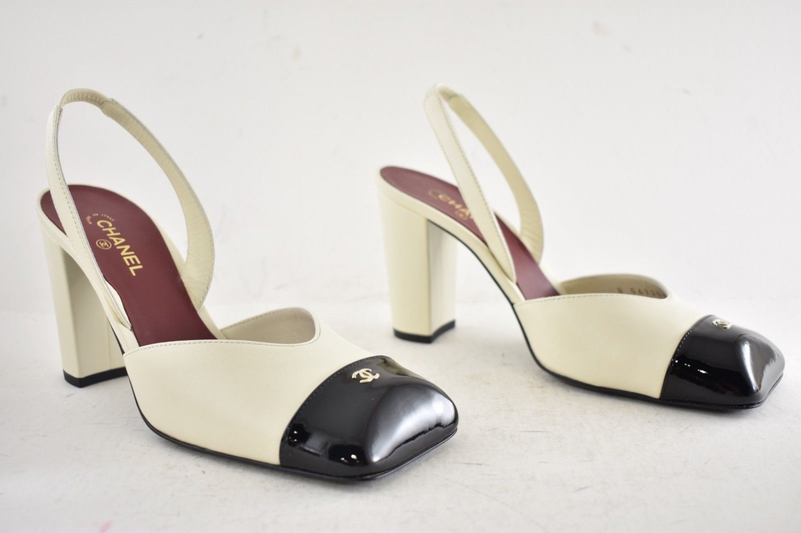 Chanel 26S Blazy Ivory Black Square Slingback Block Heel Pump 40 Size US 10 / IT 40 - 4 Thumbnail