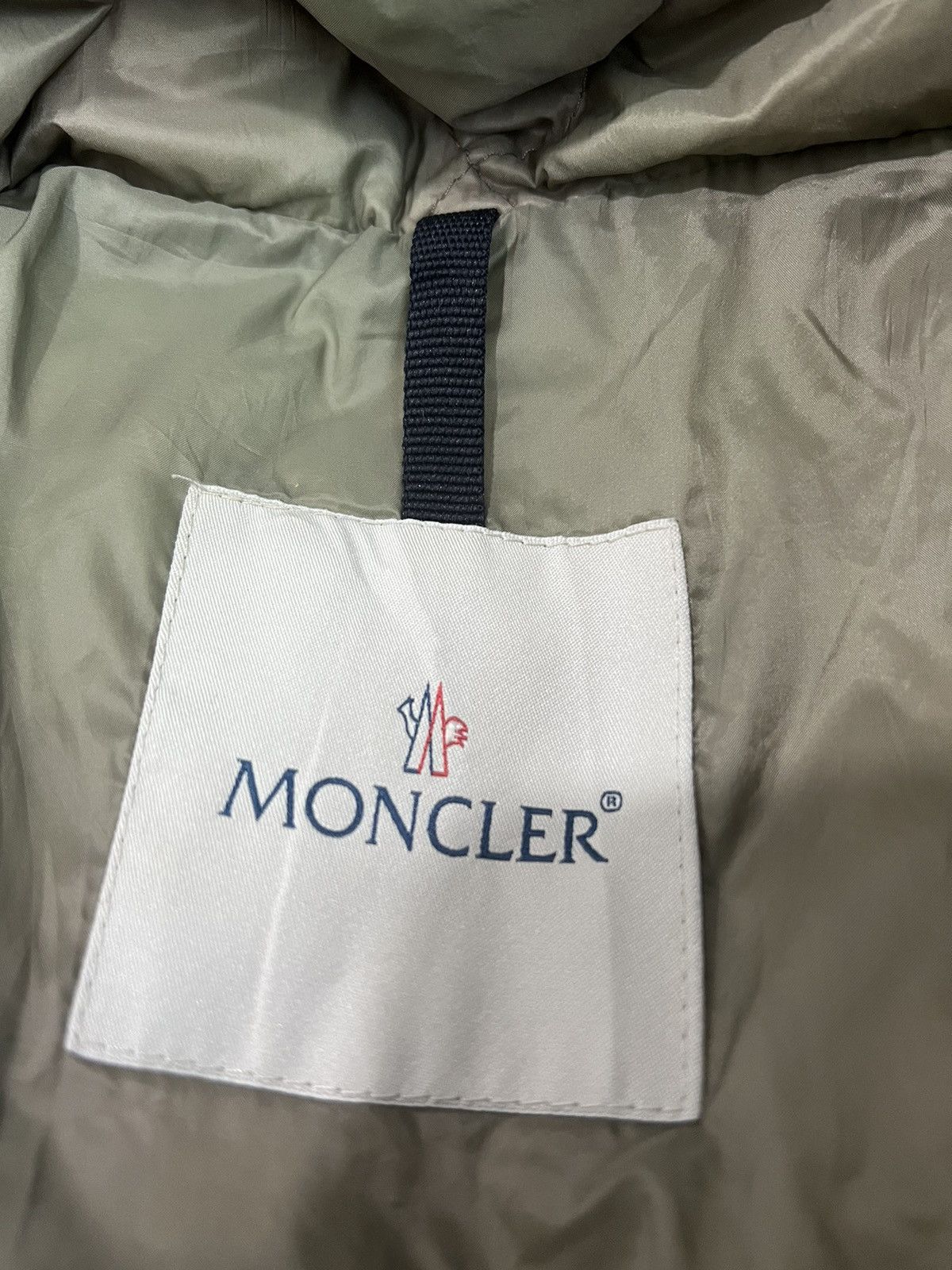 Moncler Vintage Moncler Down Jacket Women distress Size XS / US 0-2 / IT 36-38 - 6 Thumbnail