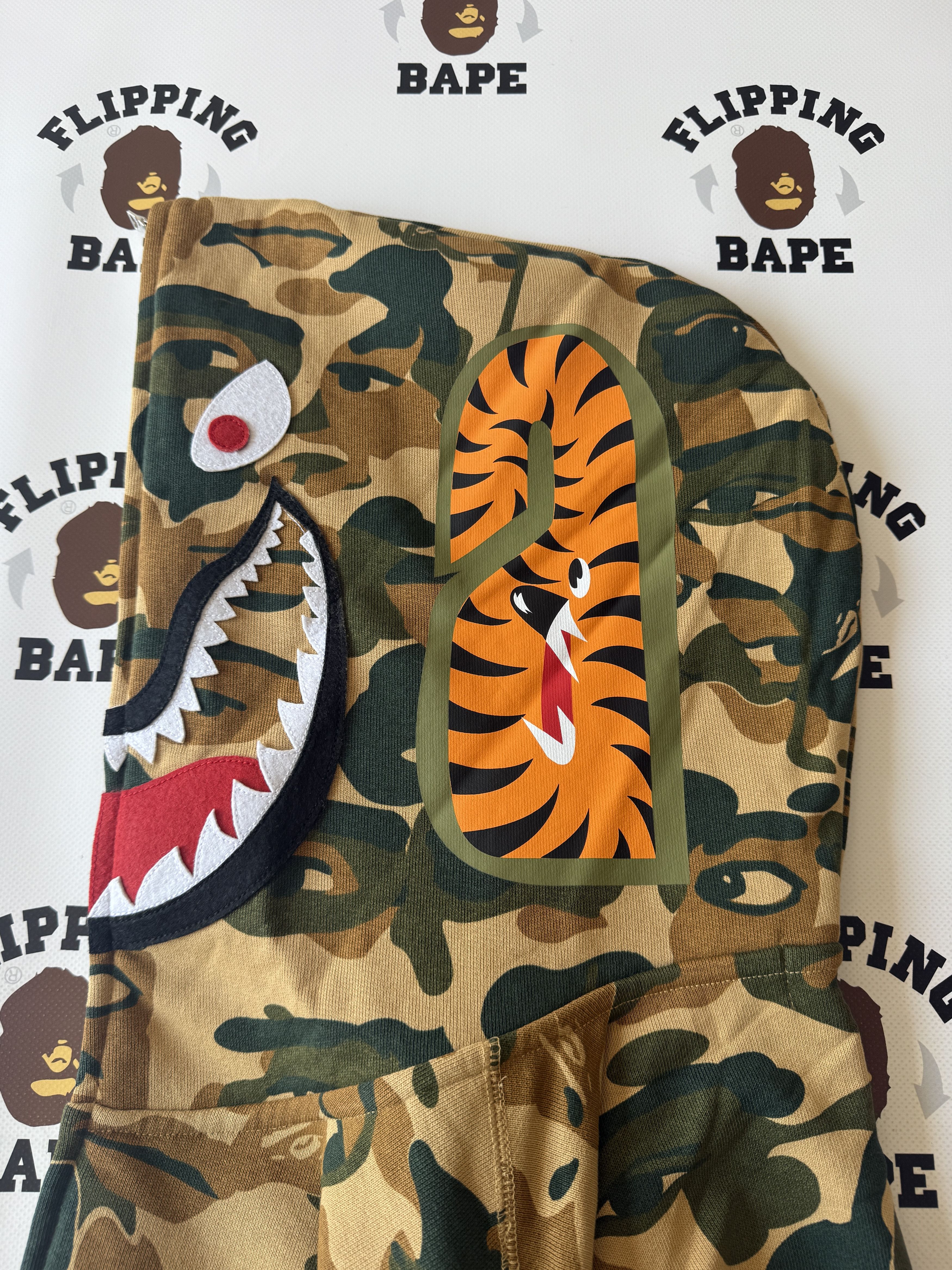 Bape × KidSuper BAPE X KIDSUPER CAMO SHARK FULL ZIP HOODIE Size US XL / EU 56 / 4 - 5 Thumbnail
