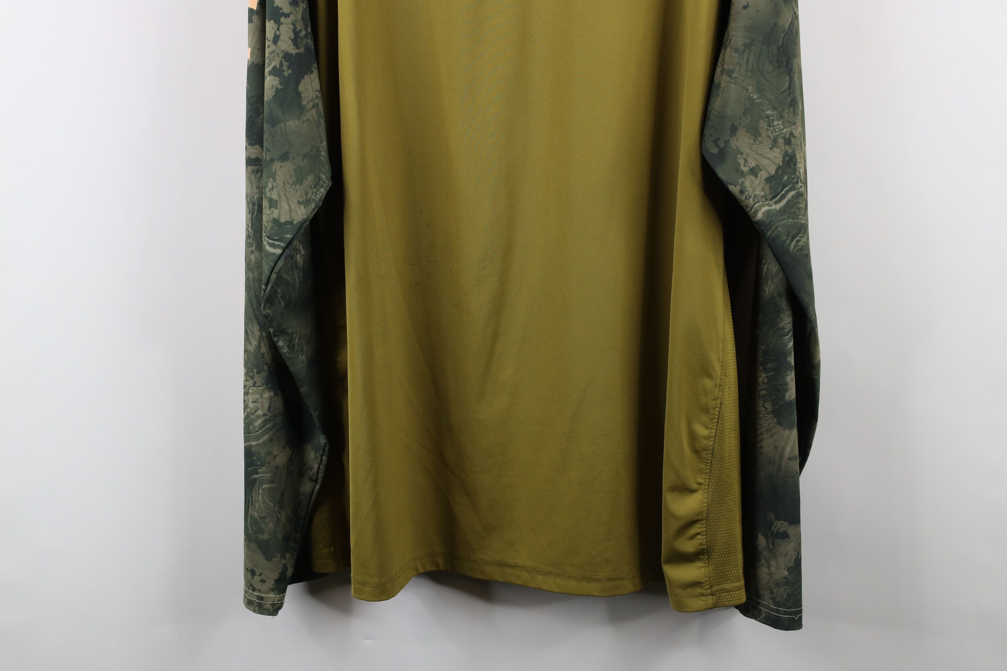 Vintage Huk Fishing Spell Camouflage Tech Long Sleeve T-Shirt Green Size US XXL / EU 58 / 5 - 15 Thumbnail