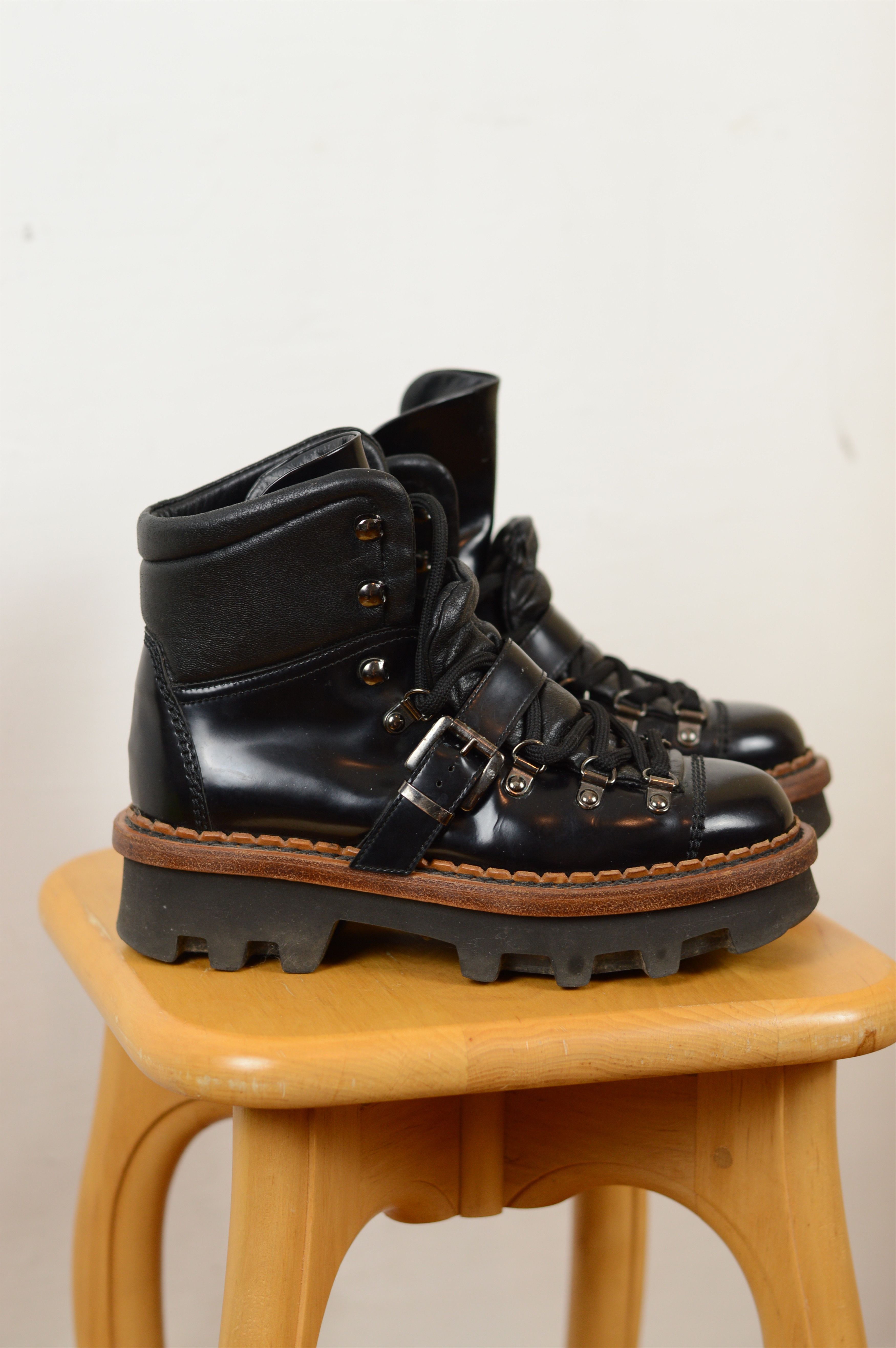 Moncler × Moncler Grenoble Moncler Grenoble Hiking Boots Patent Leather Size US 5 / IT 35 - 2 Thumbnail