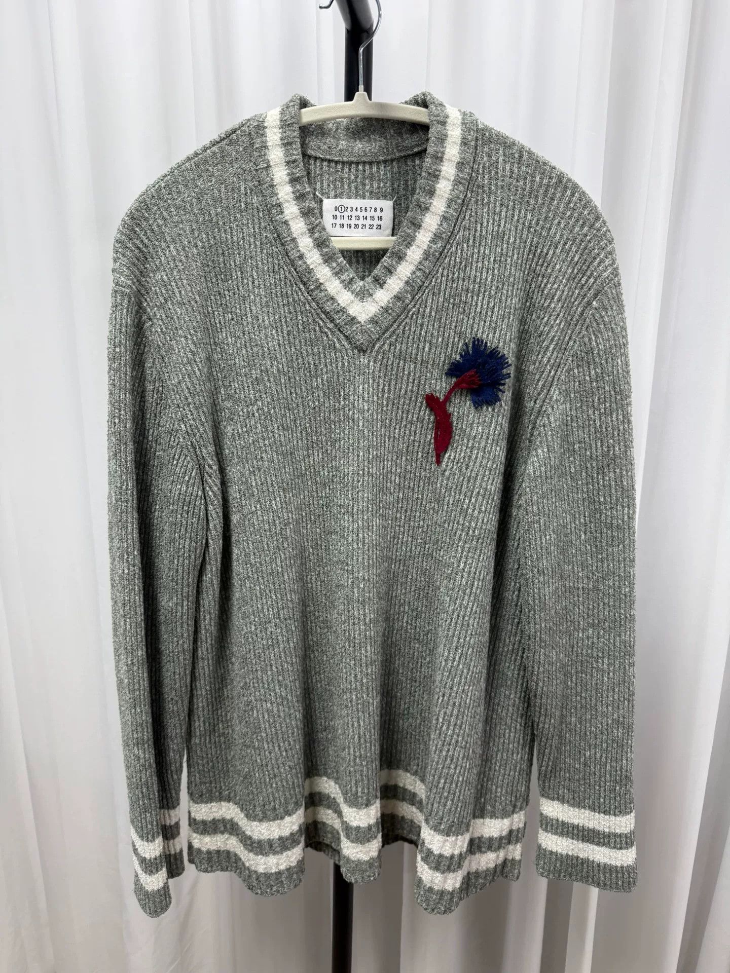 Maison Margiela maison margiela loose v-neck sweater Size US L / EU 52-54 / 3 - 1 Thumbnail