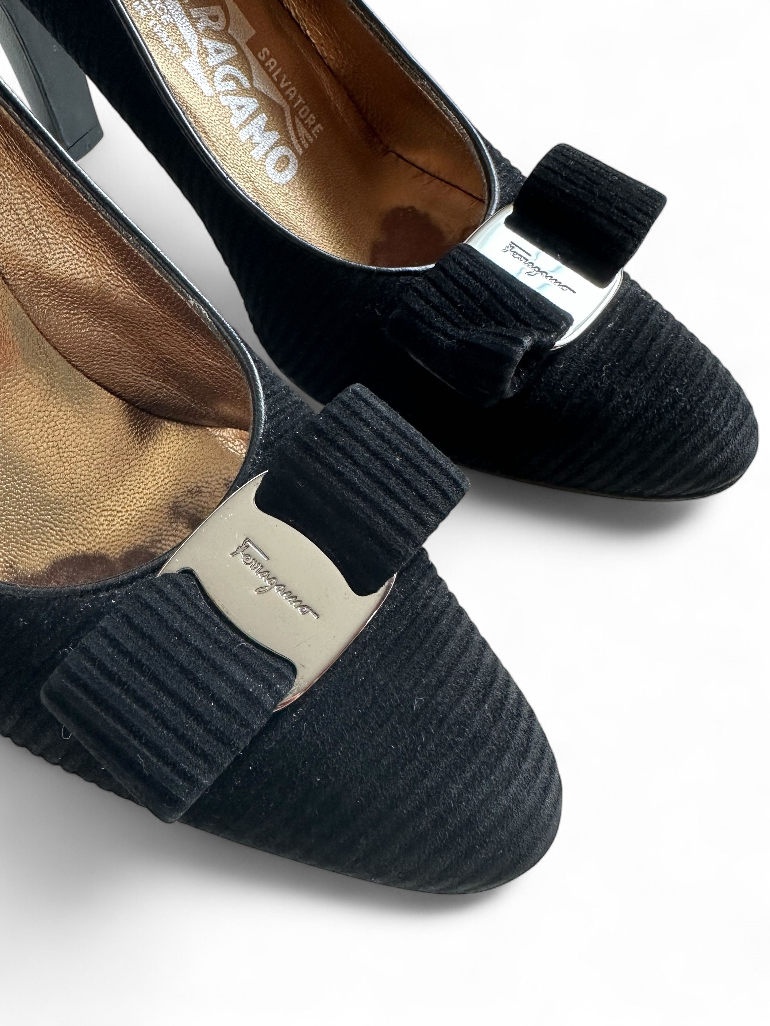 Salvatore Ferragamo Salvatore Ferragamo Black Suede Bow Pumps Heels Size US 5.5 / IT 35.5 - 6 Thumbnail
