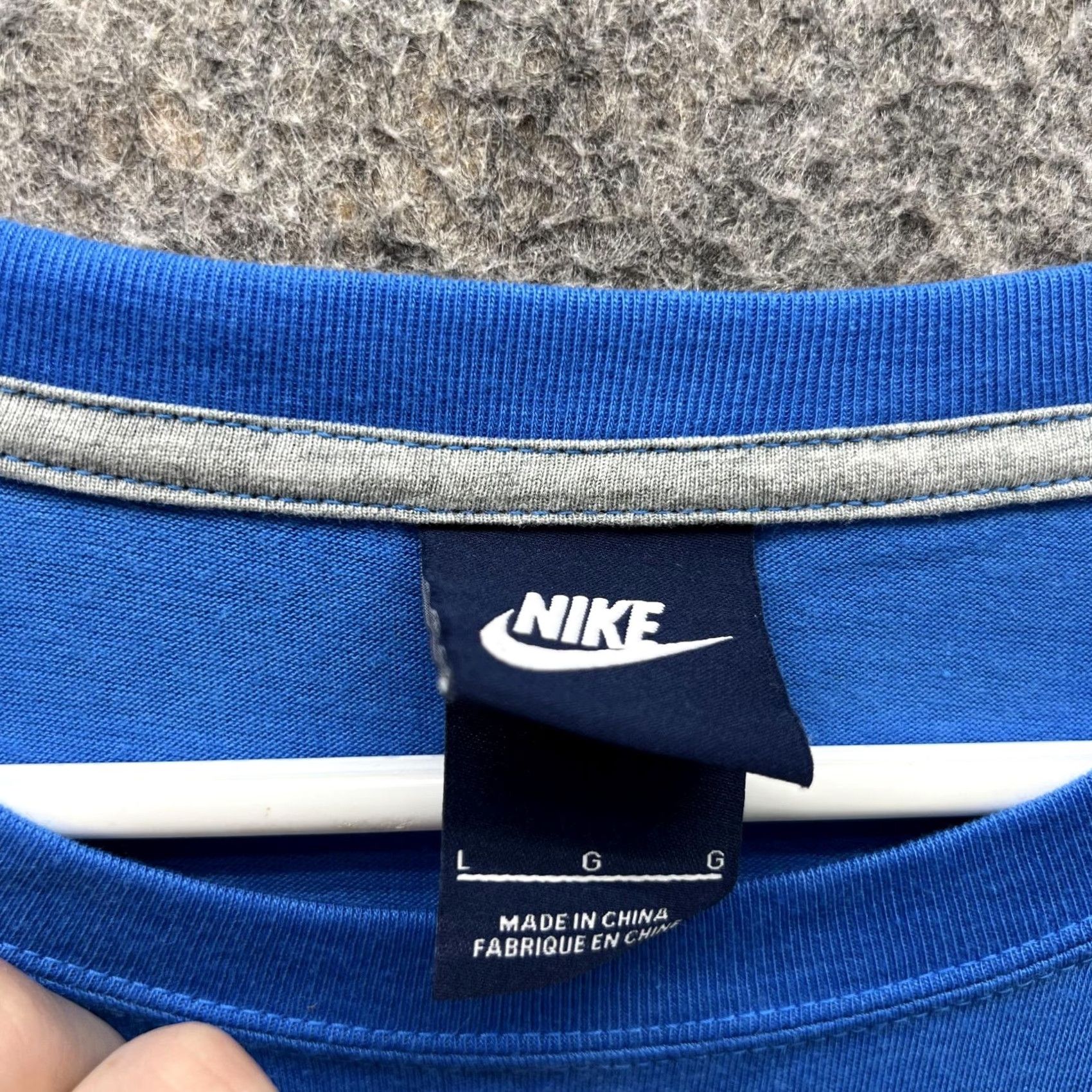 Nike Nike Shirt Women Large Blue White Cropped Crewneck Swoosh Long Sleeve? Size L / US 10 / IT 46 - 6 Thumbnail