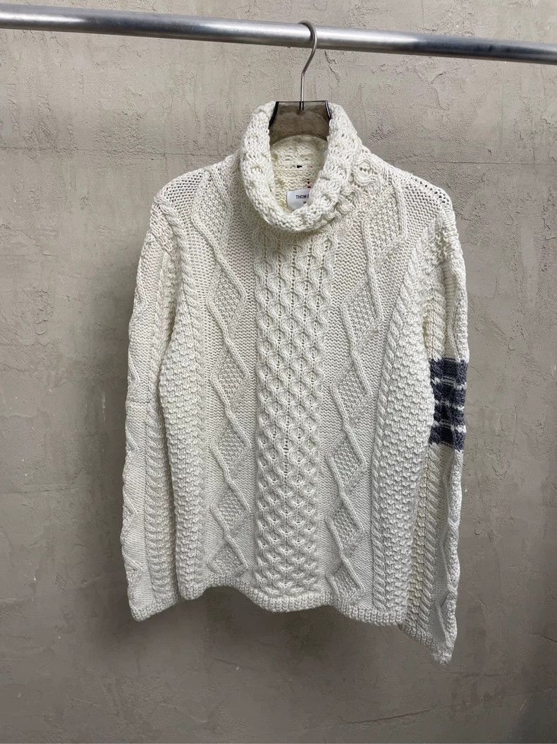 Thom Browne Thom browne Beige four-striped turtleneck sweater 2504-Next Size US L / EU 52-54 / 3 - 1 Thumbnail