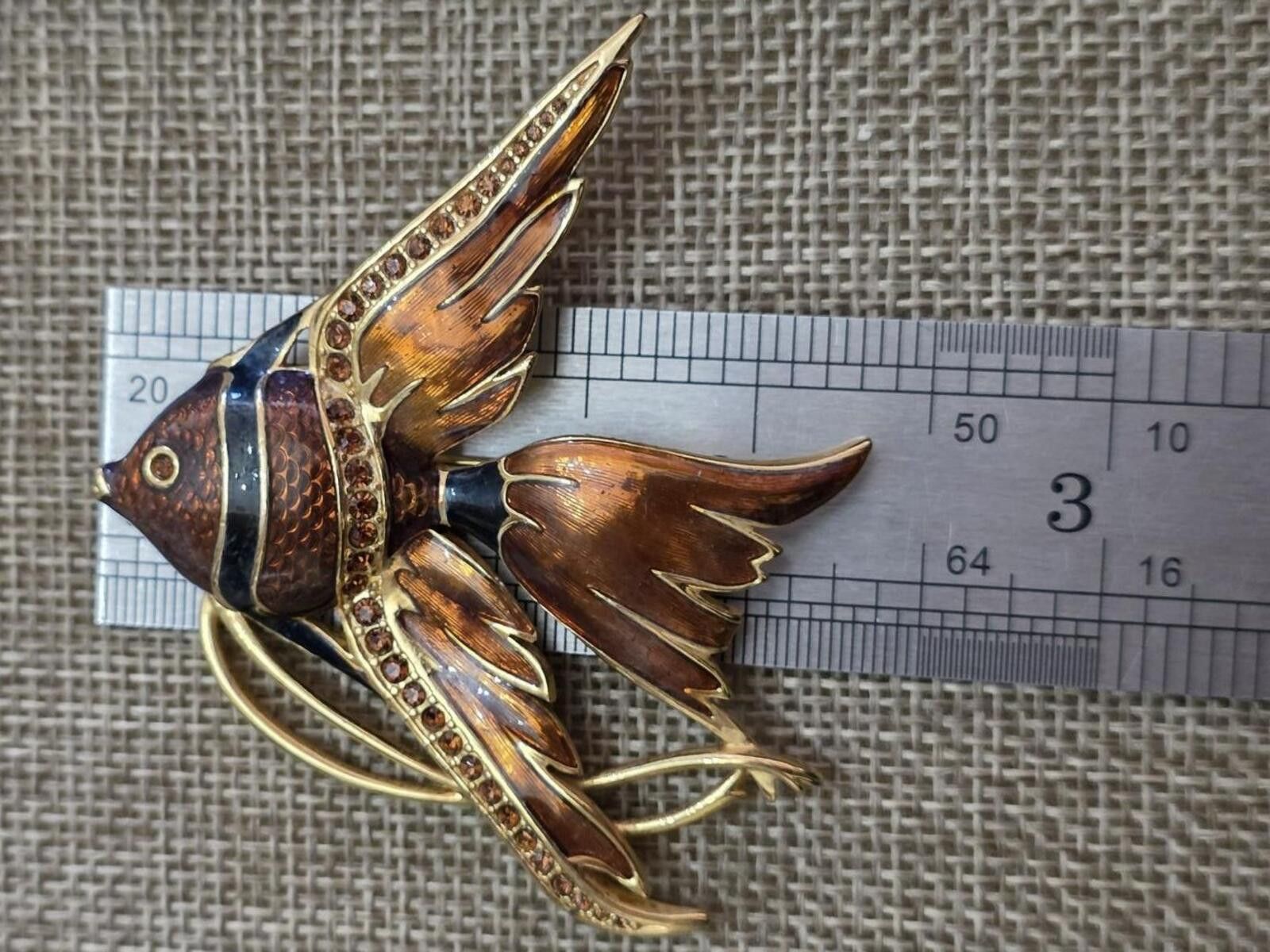 Swarovski Vintage SWAROVSKI Enamel Angelfish Orange Gold Pin Brooch Size ONE SIZE - 7 Thumbnail