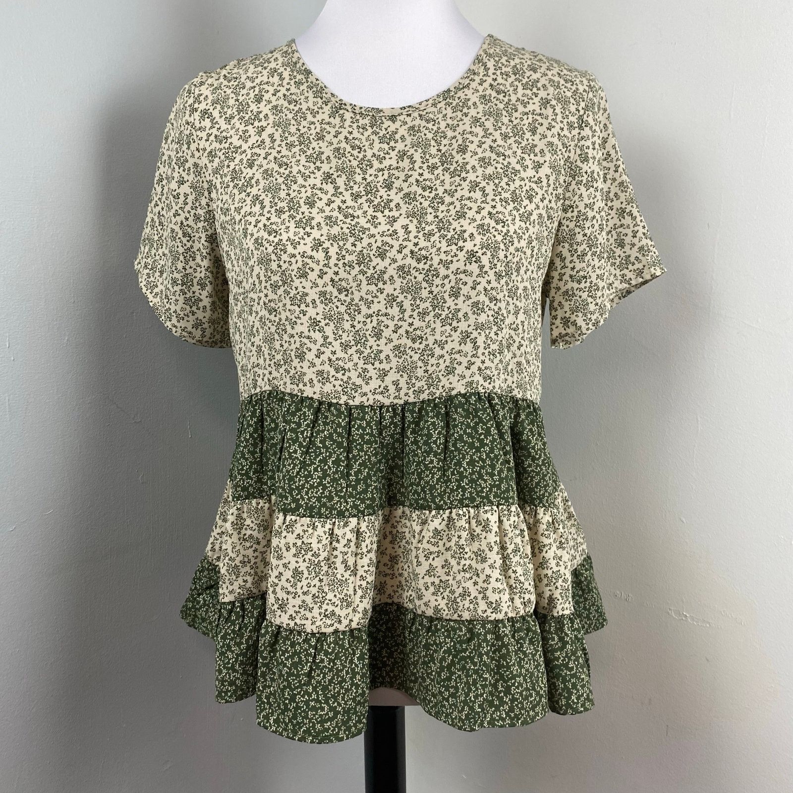 Other Paper Crane Peasant Tiered Floral Top Dusty Green Blouse Size M / US 6-8 / IT 42-44 - 1 Thumbnail