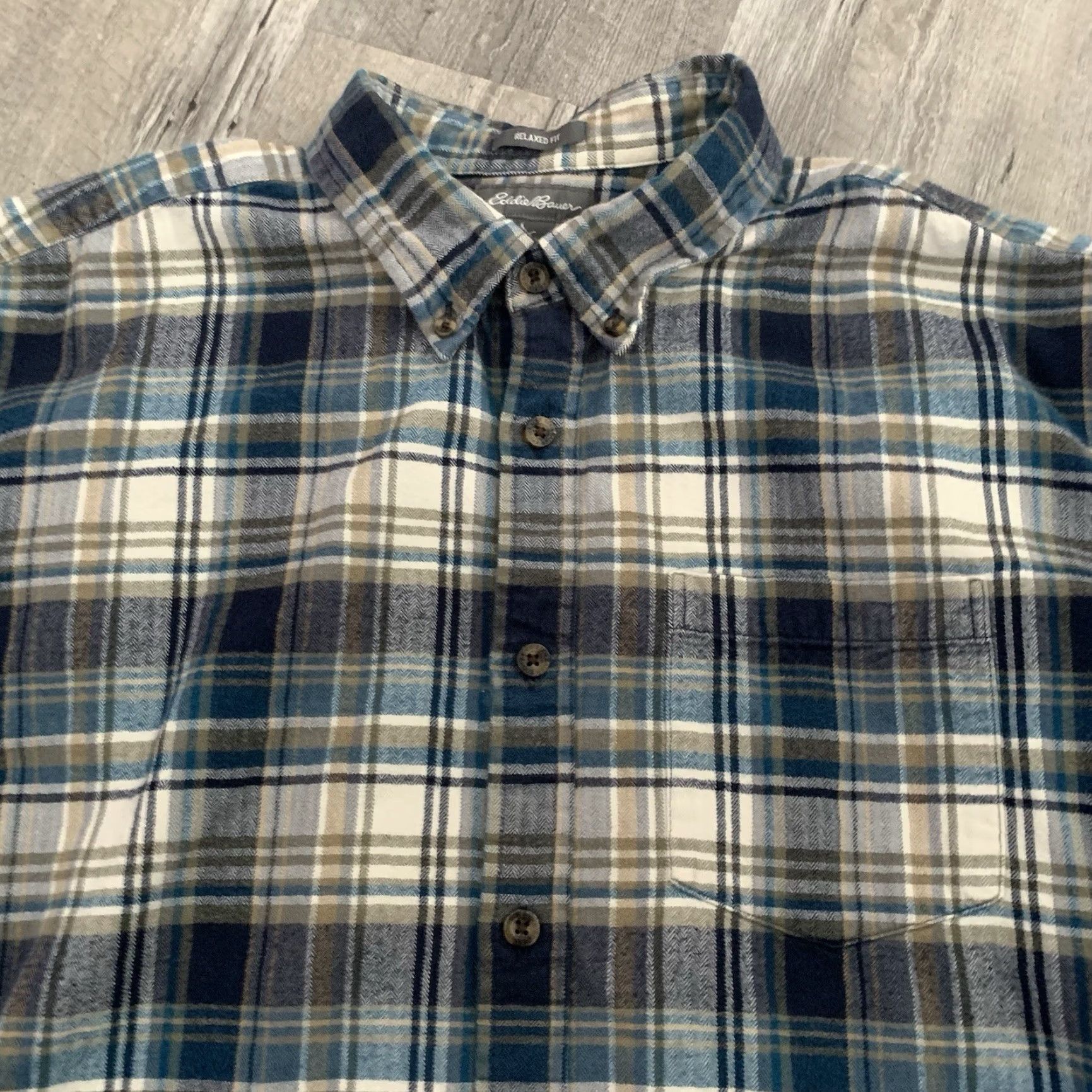 Eddie Bauer Eddie Bauer Shirt Mens Large Flannel Blue Cream Plaid Button-Up Collared Relaxed Casual Size US L / EU 52-54 / 3 - 3 Thumbnail