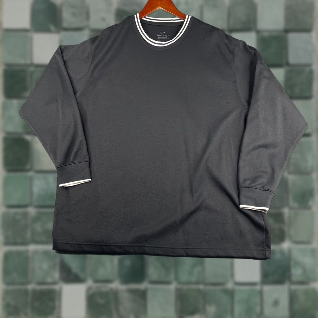 Nike Nike Sweatshirt Mens 2XL Black White Trim Dri Fit Standar Fit Crew Neck Active Size US XXL / EU 58 / 5 - 1 Thumbnail