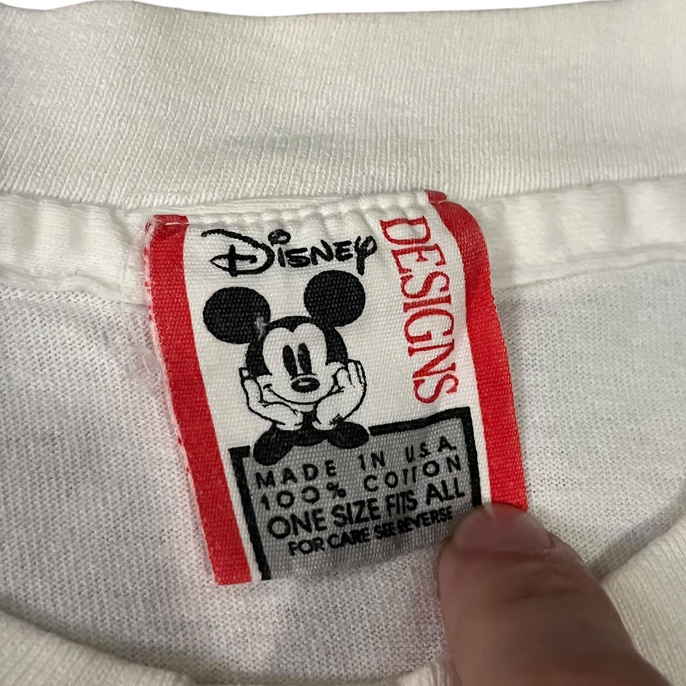 Disney VINTAGE Disney Designs EPCOT Flags of the World T Shirt Size US XL / EU 56 / 4 - 2 Thumbnail