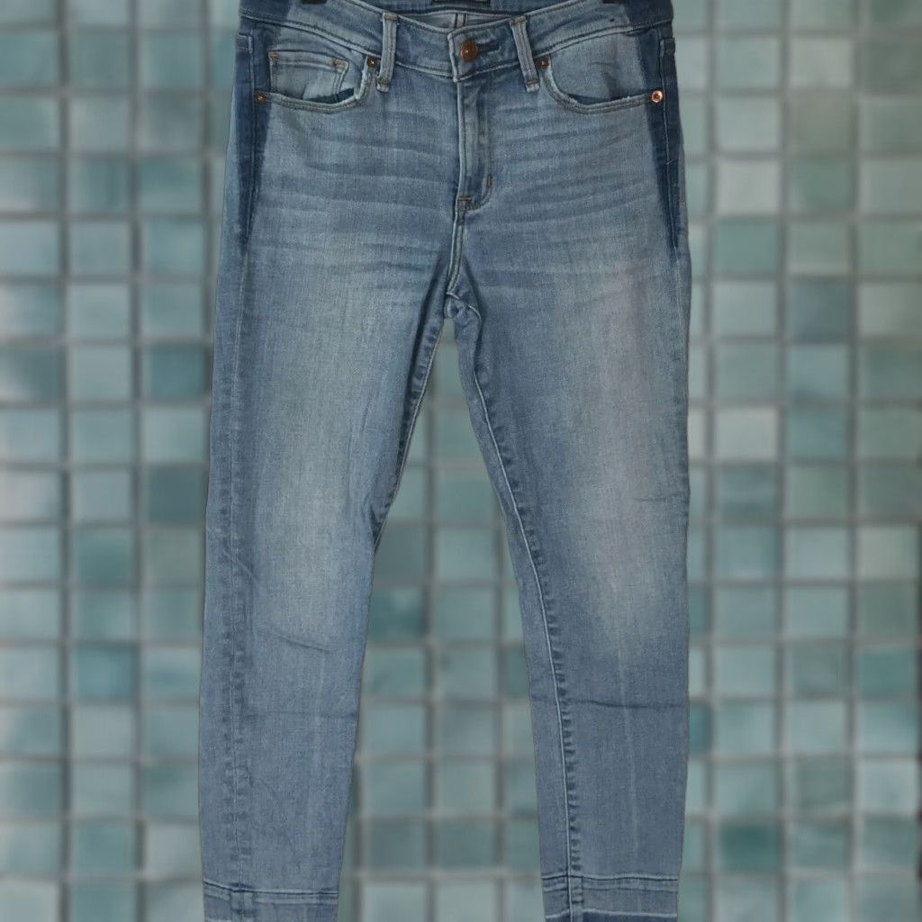 Abercrombie & Fitch Abercrombie & Fitch Harper Low Rise Ankle Blue Denim Jeans Womens 28 Inseam 28 Regular 5-Pocket Belt Loops Zipper Button 26/2L 28X28 Size 26" / US 2 / IT 38 - 1 Thumbnail