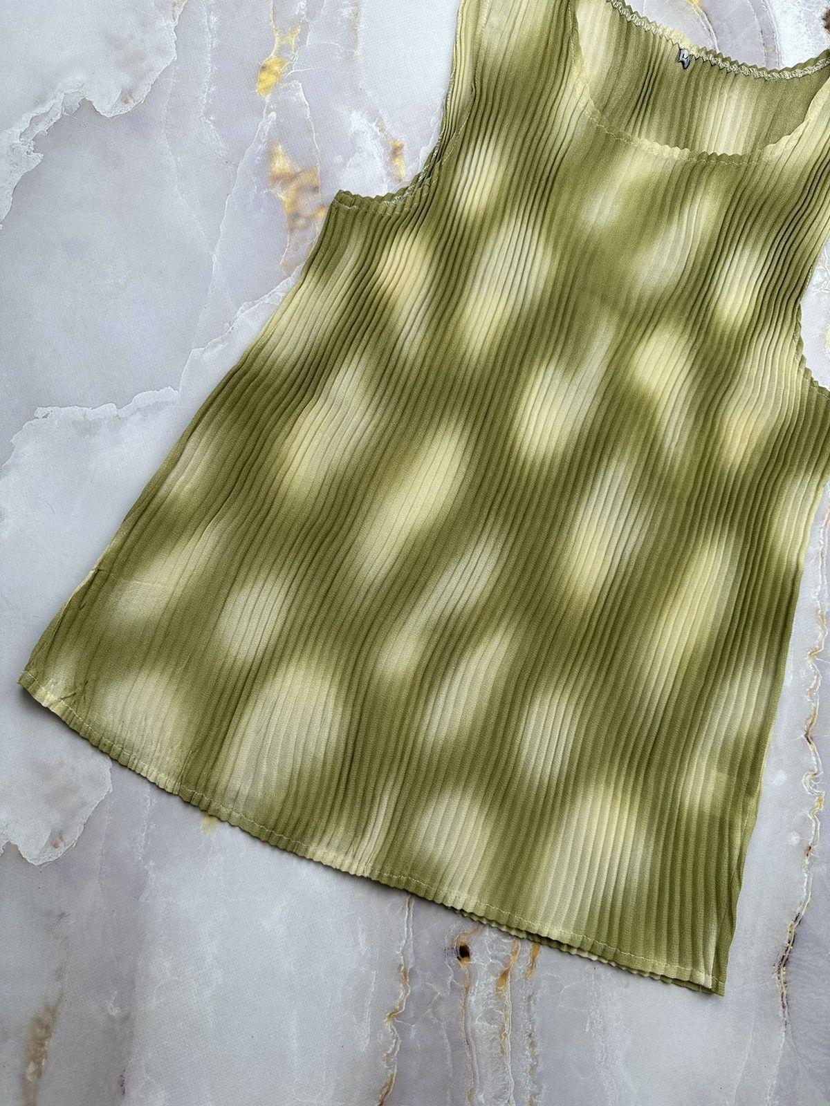 Japanese Brand Vintage Pleated Tank Top Size L / US 10 / IT 46 - 3 Thumbnail