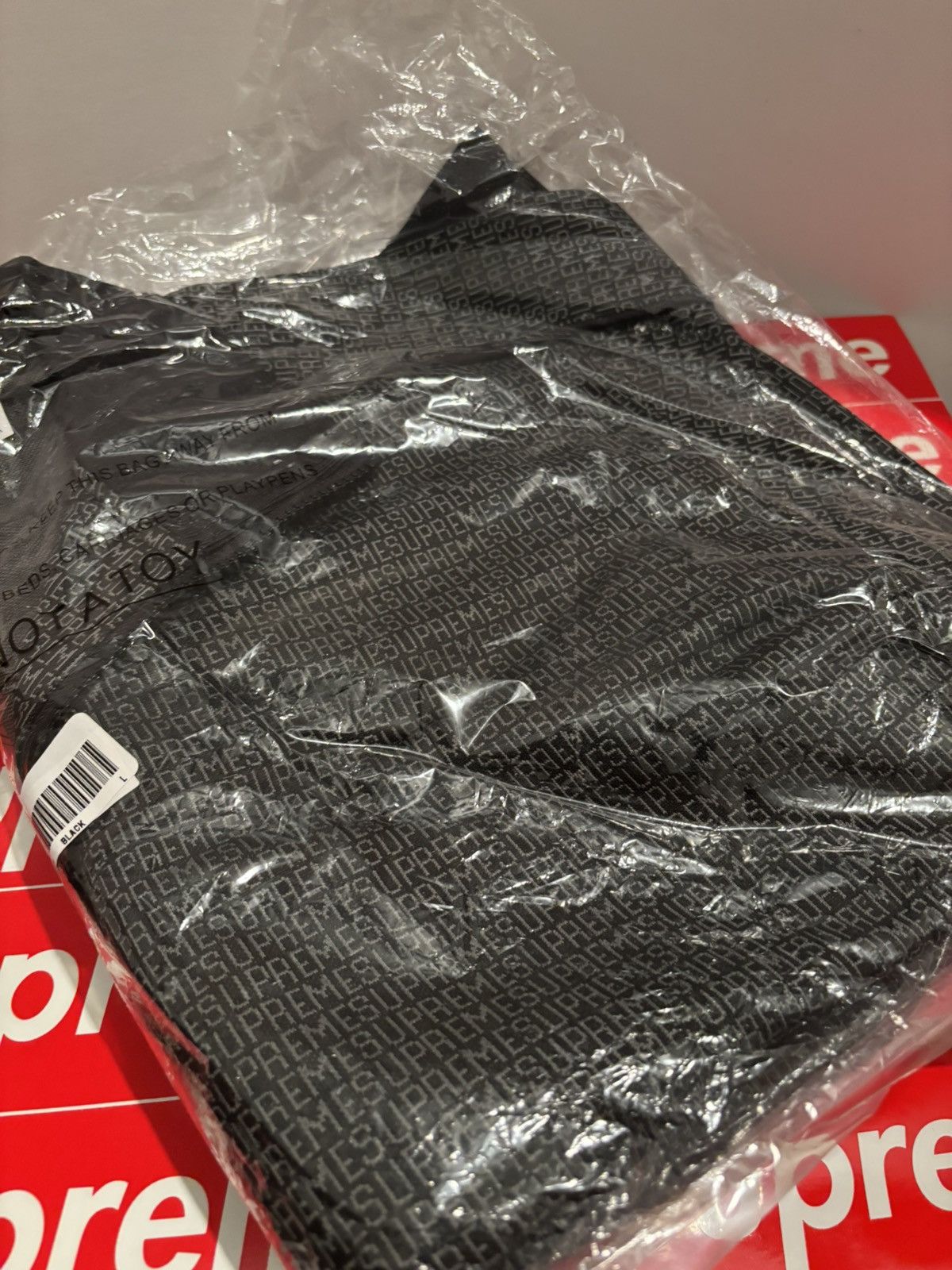 Supreme SUPREME Repeat Track Jacket Large Black SS22 new Size US L / EU 52-54 / 3 - 6 Thumbnail