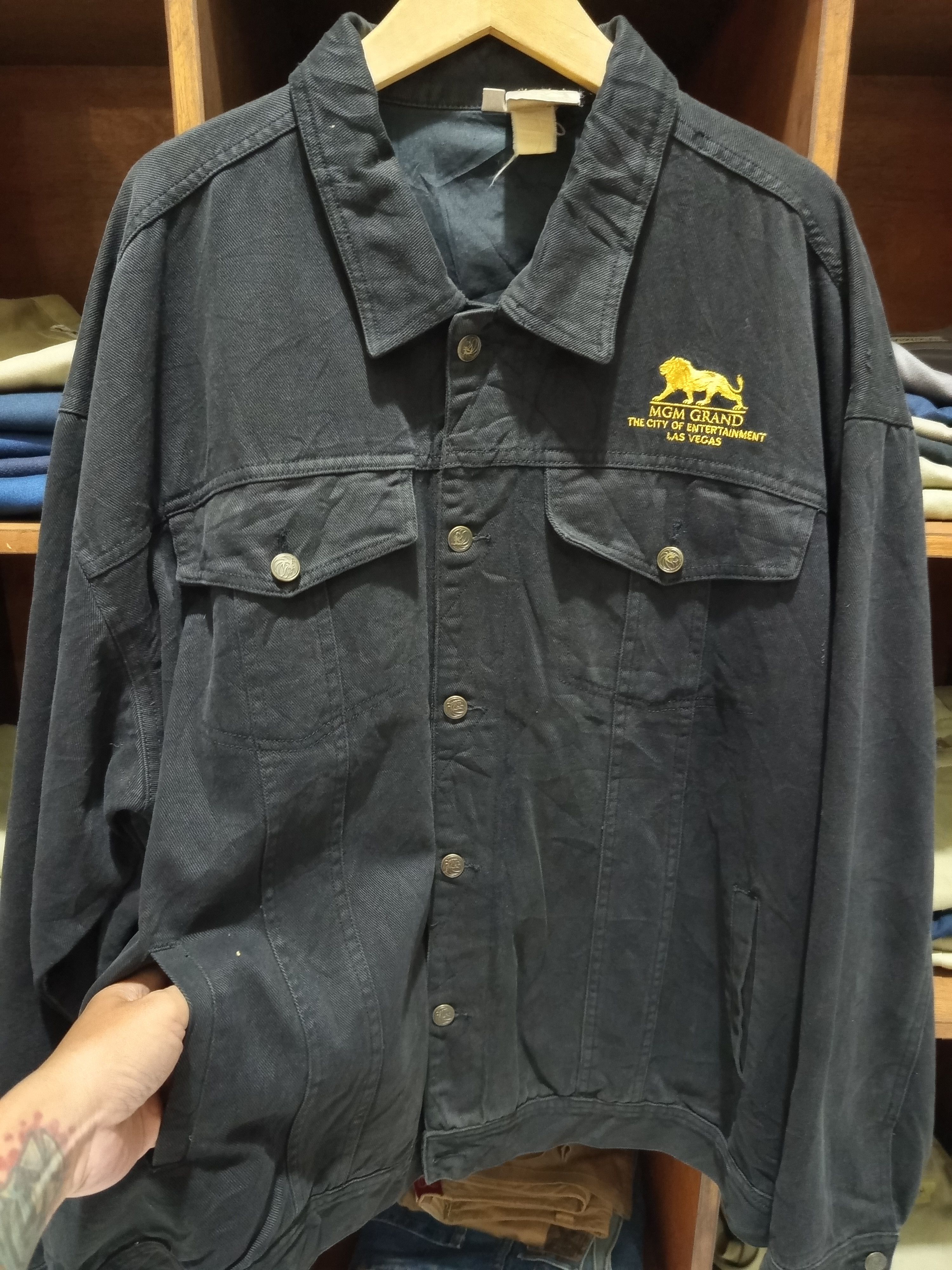 Vintage 1990s MGM Grand Las Vegas Trucker Jacket Size US XXL / EU 58 / 5 - 5 Thumbnail