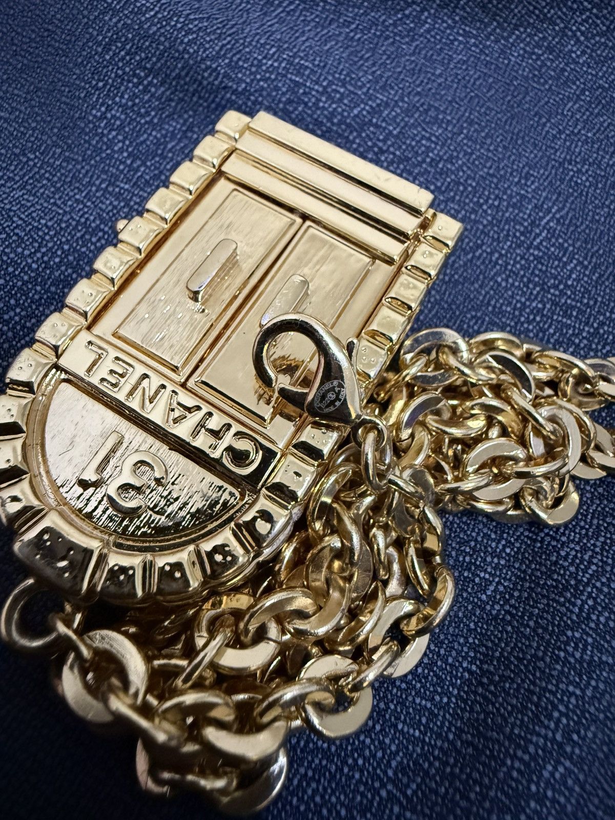 Chanel CHANEL Runway 31 Rue Cambon Door Long Necklace Gold Size ONE SIZE - 8 Thumbnail