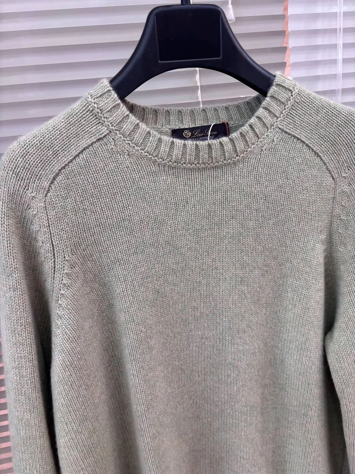 Loro Piana Loro Piana Women's Light Green Saddle Shoulder Sweater. Size XS / US 0-2 / IT 36-38 - 3 Thumbnail