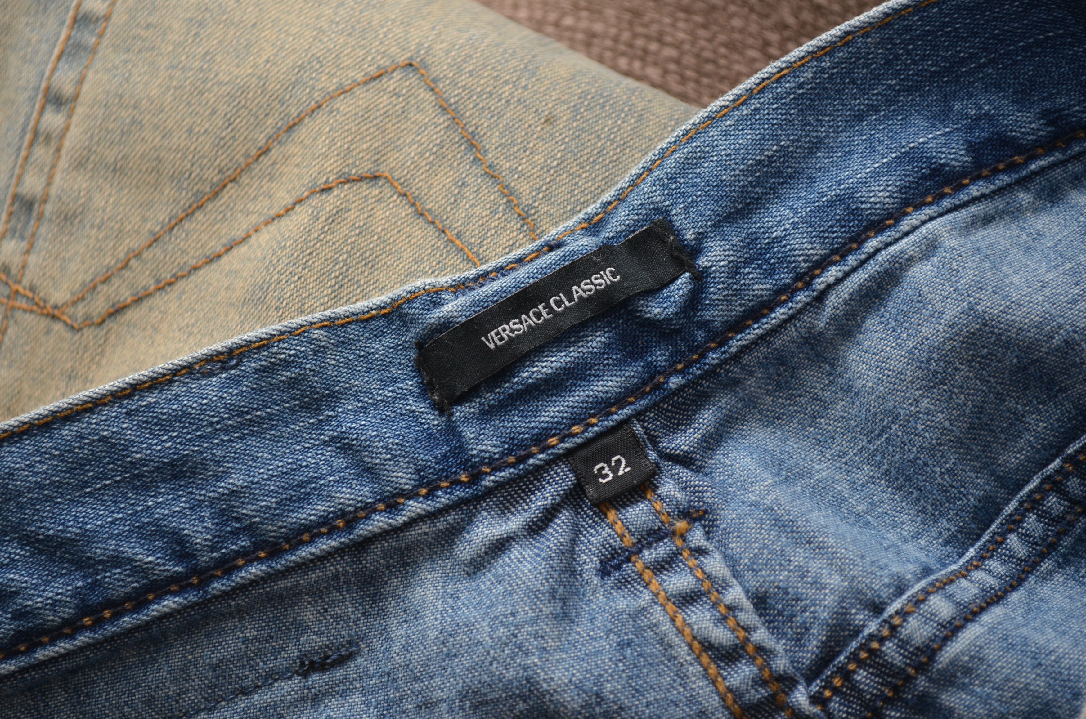Versace × Vintage Versace Classic Jeans Size W30 L32 RARE Vintage y2k Size US 30 / EU 46 - 10 Thumbnail