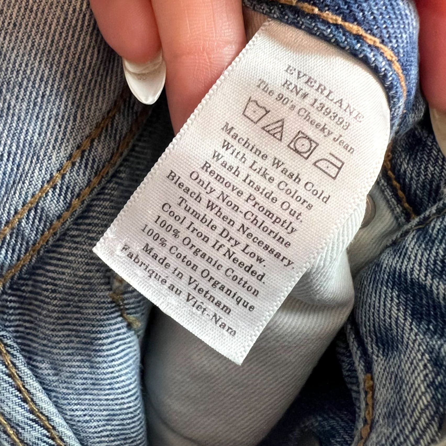Everlane VINTAGE? The 90s Cheeky Jean Everlane The 90s Cheeky Jean 25 Regular High Rise Light Wash Blue Denim Womens 25 Regular 26x27 5-Pocket 90s Style Jeans Size 42" / US 20 - 4 Thumbnail