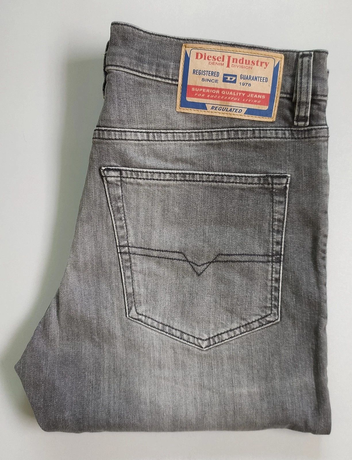 Diesel Diesel D-LUSTER L.32 MENS JEANS T/9628 Size US 32 / EU 48 - 1 Thumbnail