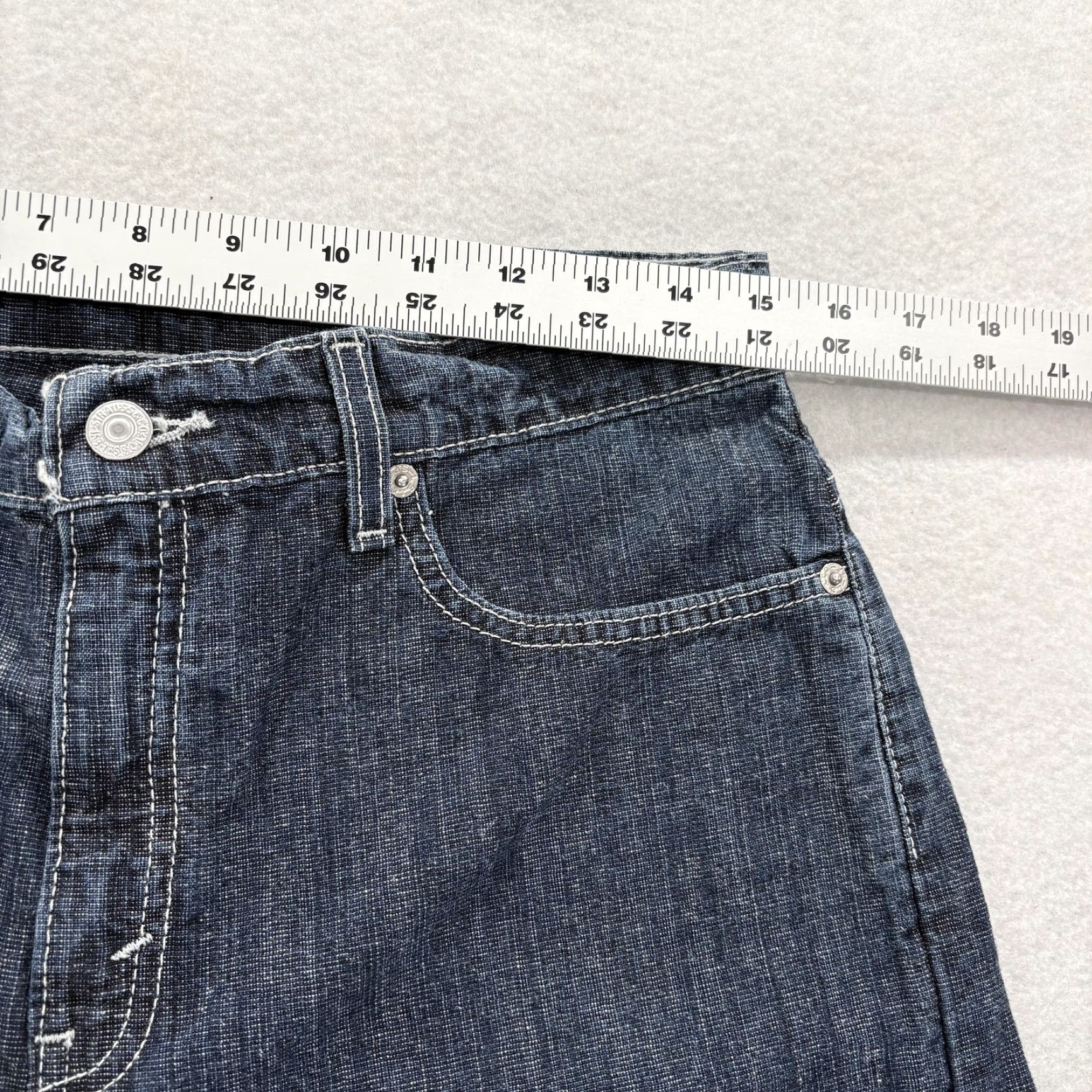 Levi's VINTAGE Levi's 577 Jeans Womens 10 Dark Wash Blue Capri Cropped Wide Leg Denim Jeans Womens 10 Blue Capris Vintage 577 Levi's Size 32" / US 10 / IT 46 - 6 Thumbnail