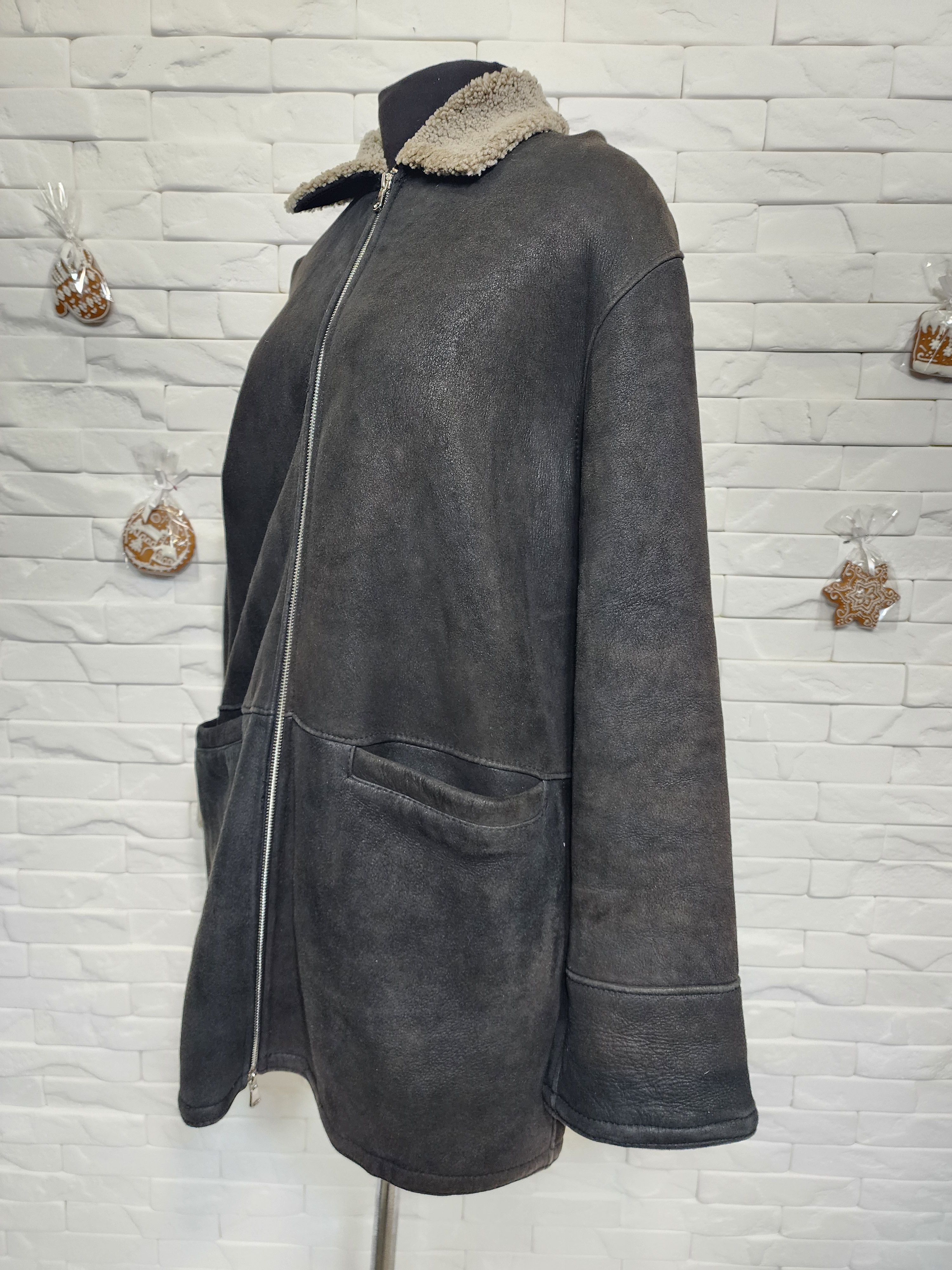 Men's Black Sheepskin Coat: Genuine Fur, Zippered