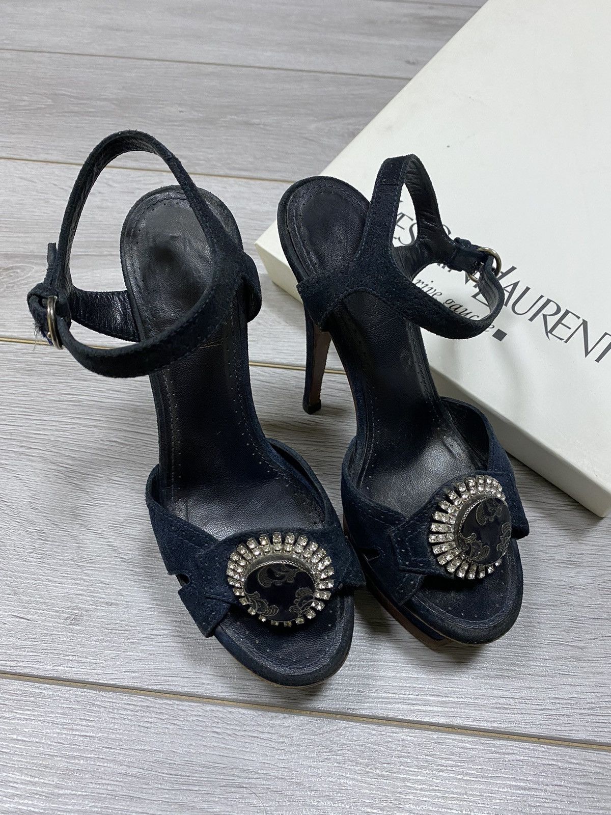 Yves Saint Laurent Yves Saint Laurent with box suede Rive Gauche vintage heels Size US 5 / IT 35 - 2 Thumbnail