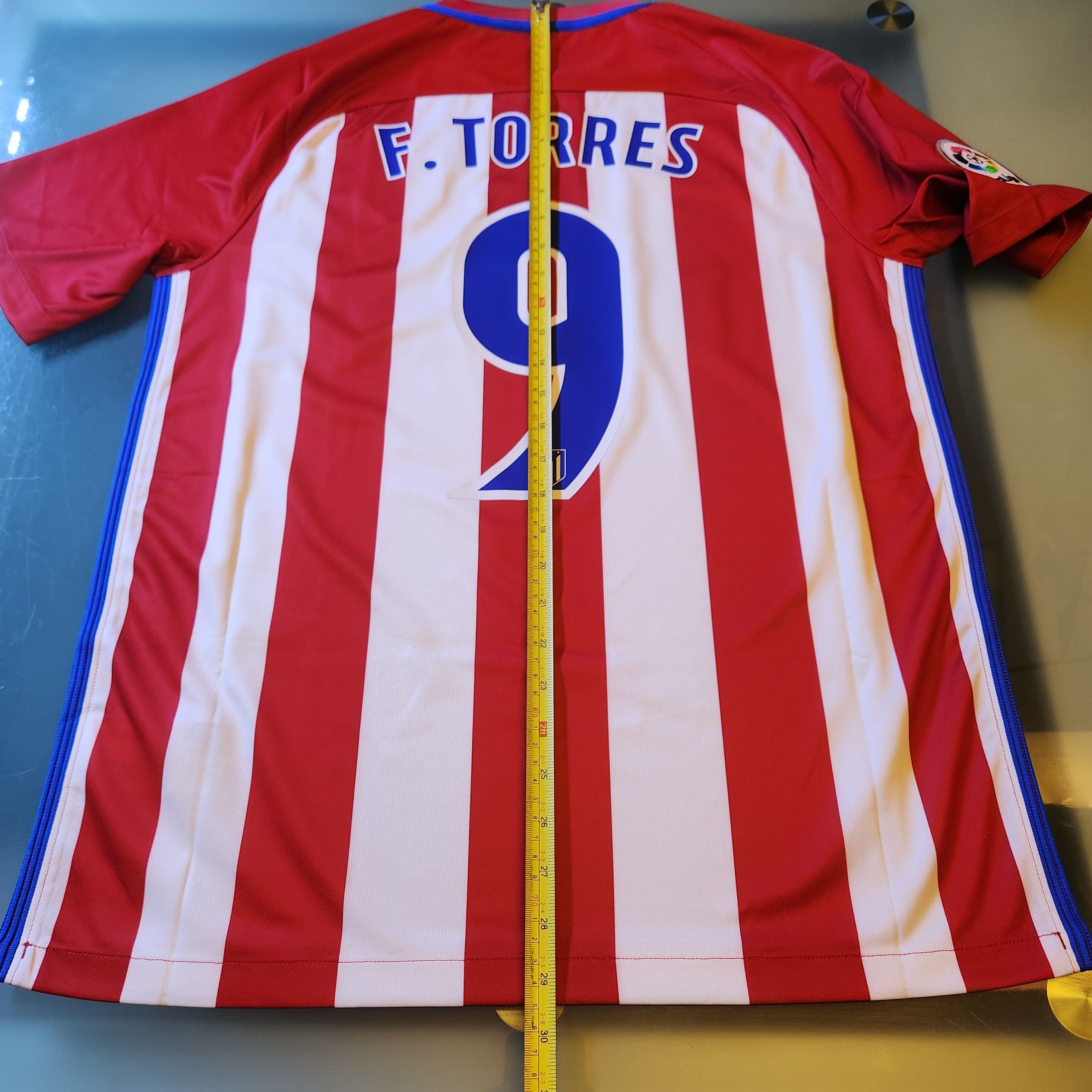 Nike Authentic Atletico Madrid TORRES 2016-2017 16/17 Home Jersey Size US M / EU 48-50 / 2 - 14 Thumbnail