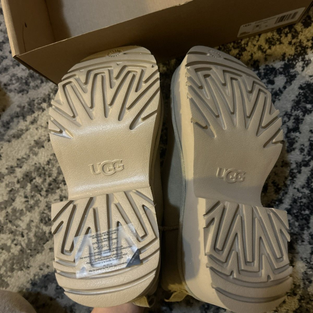 Ugg UGG Classic Ultra Mini New Heights Platform Boot MDSD Size US 9 / IT 39 - 4 Thumbnail