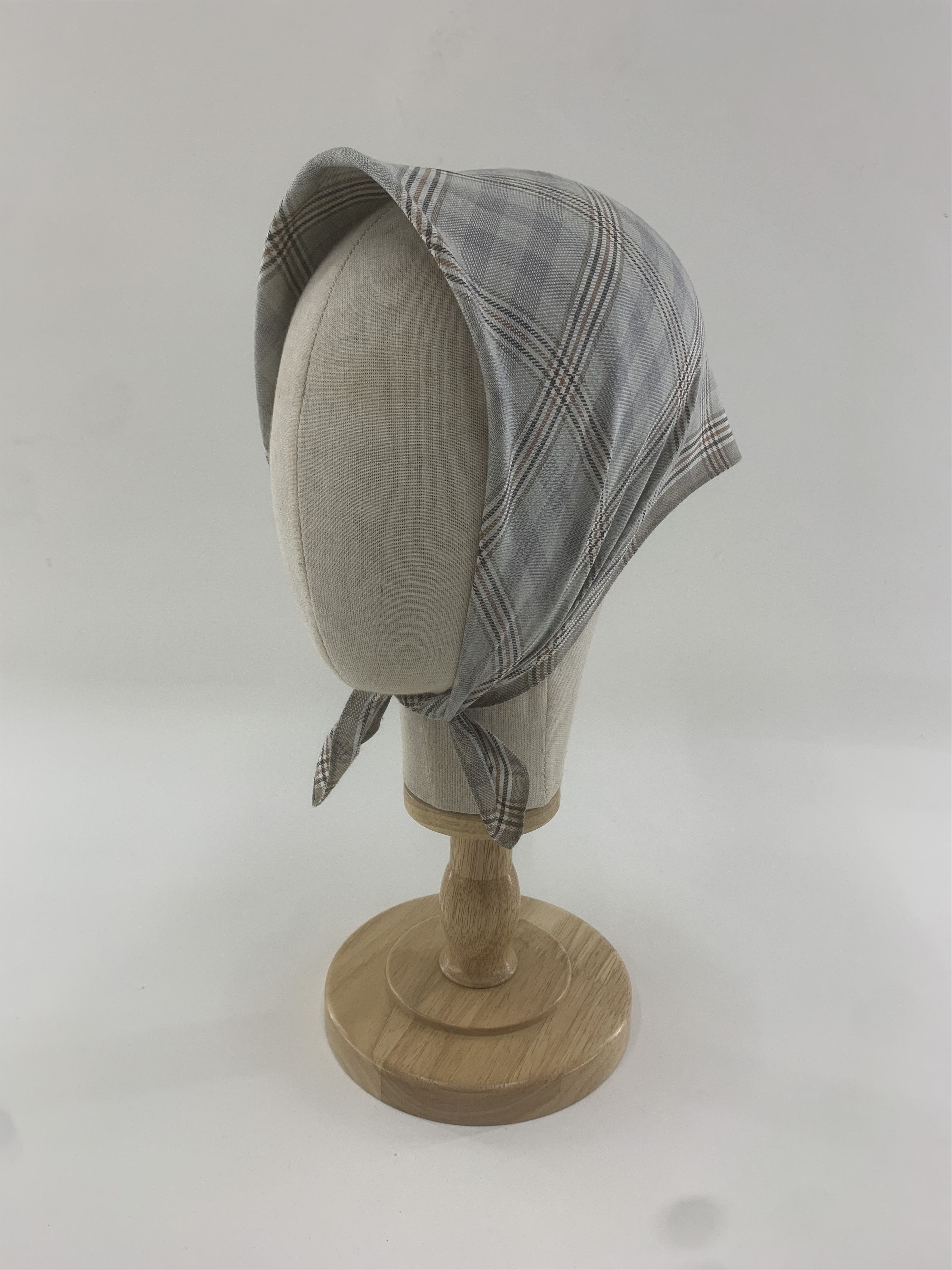 Pierre Balmain Pierre Balmain Handkerchief Bandana Neckerchief TB3449 Size ONE SIZE - 1 Thumbnail