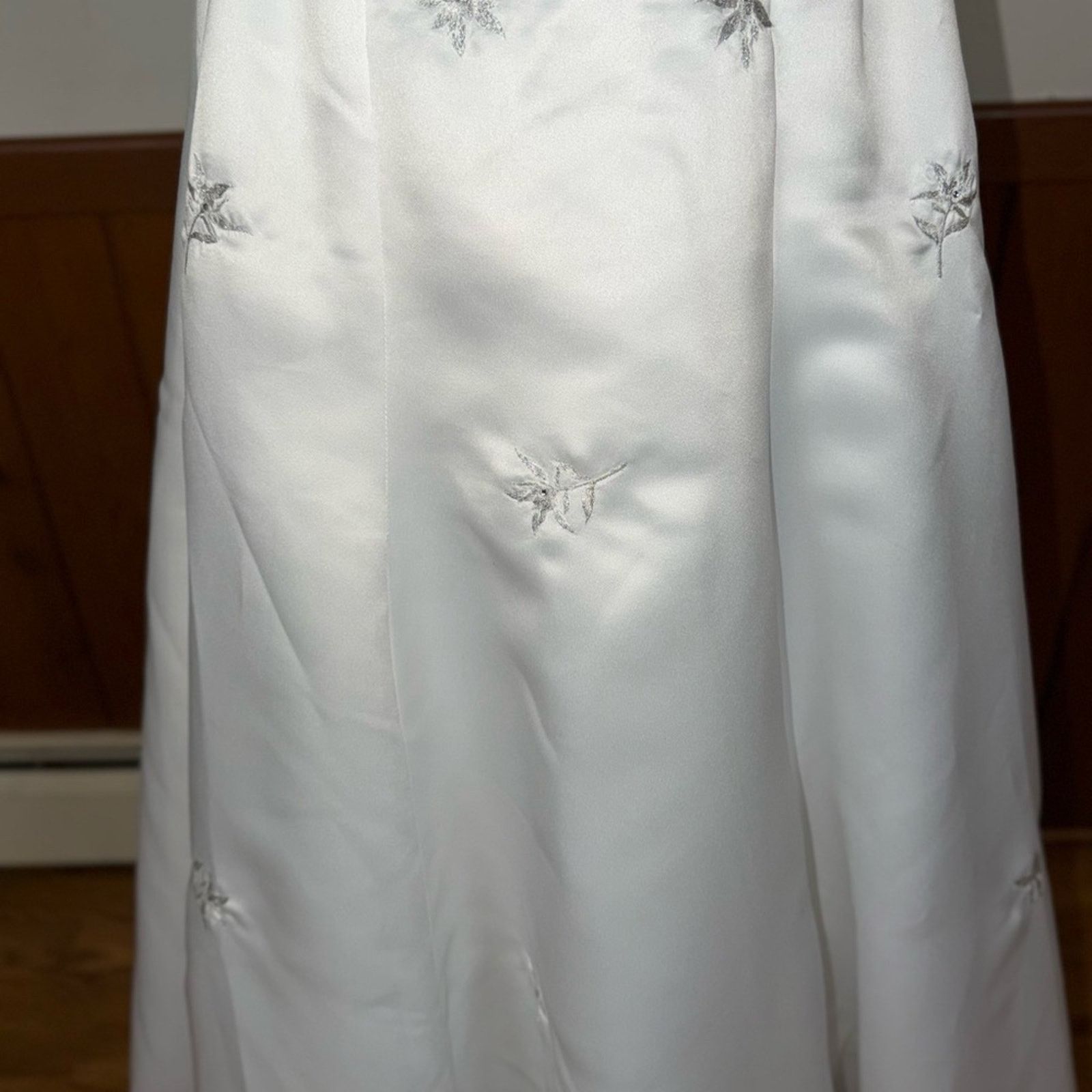 Other Pretty Boutique Satin Wedding Gown Size M / US 6-8 / IT 42-44 - 4 Thumbnail