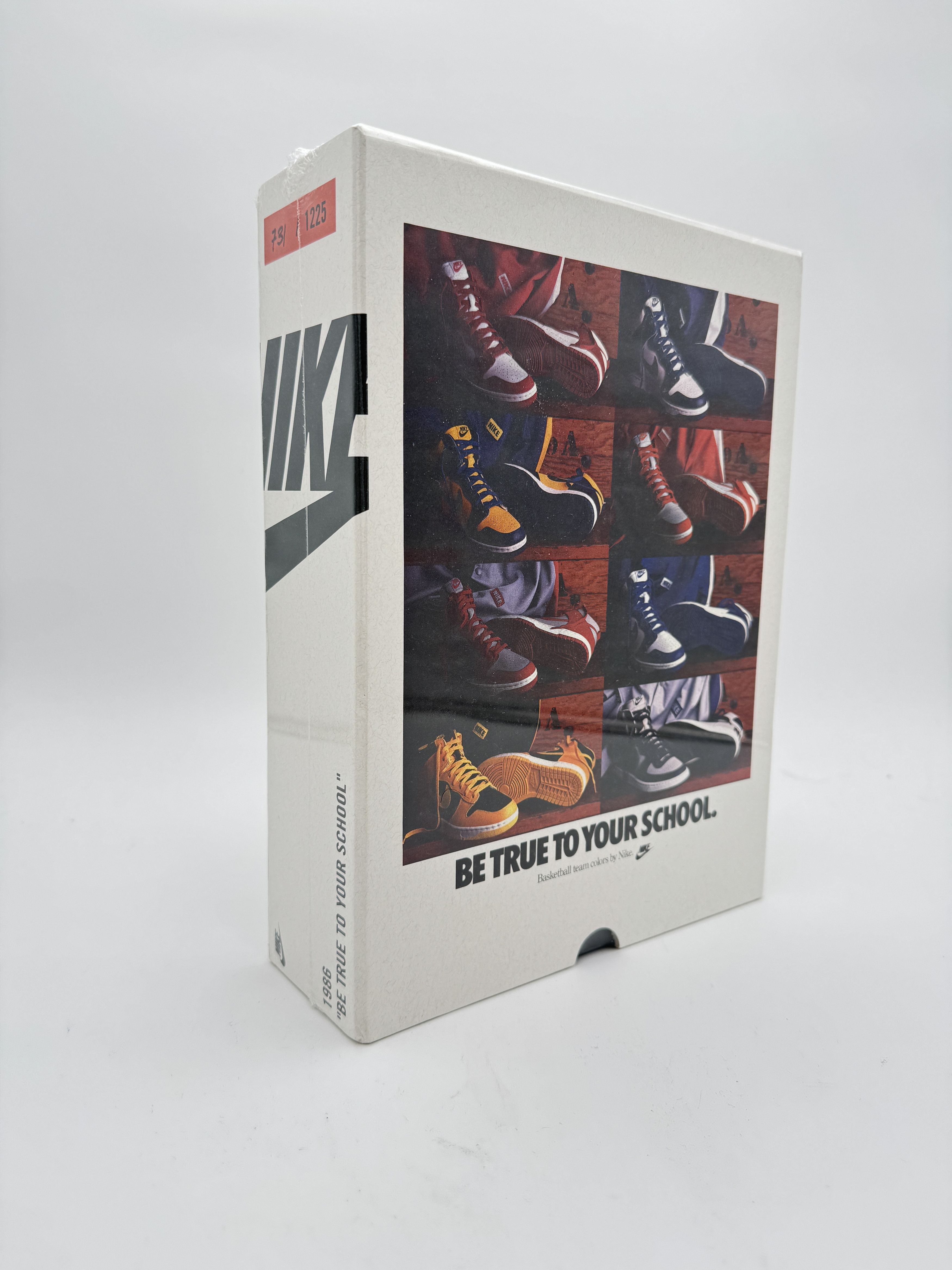 Nike Nike Vintage Ad Be True to Your School Dunk 500 Piece Puzzle Size ONE SIZE - 1 Thumbnail