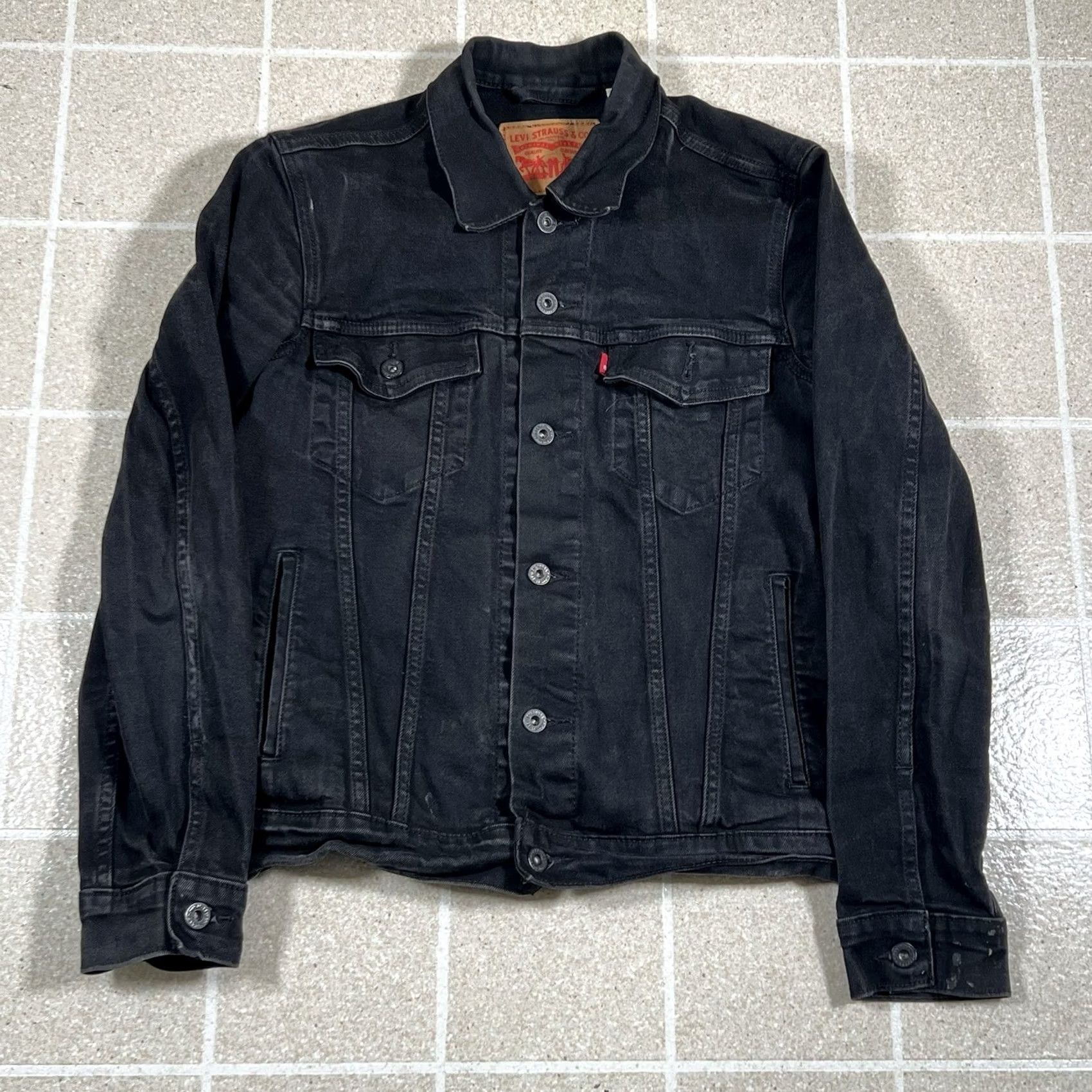 Levi's Levi’s Women’s Black Denim Trucker Jacket S Classic Button Front Jacket Women Black Denim Trucker Jacket S Size S / US 4 / IT 40 - 2 Thumbnail