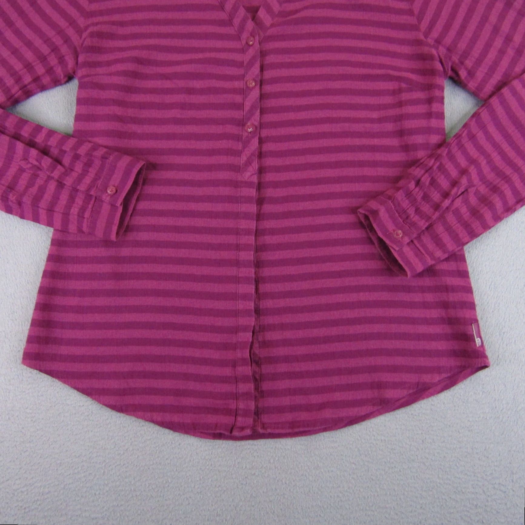 Mountain Hardwear Mountain Hardwear Shirt Womens 10 Pink Stripes Button Up V Neck Casual Outdoor Size L / US 10 / IT 46 - 4 Thumbnail