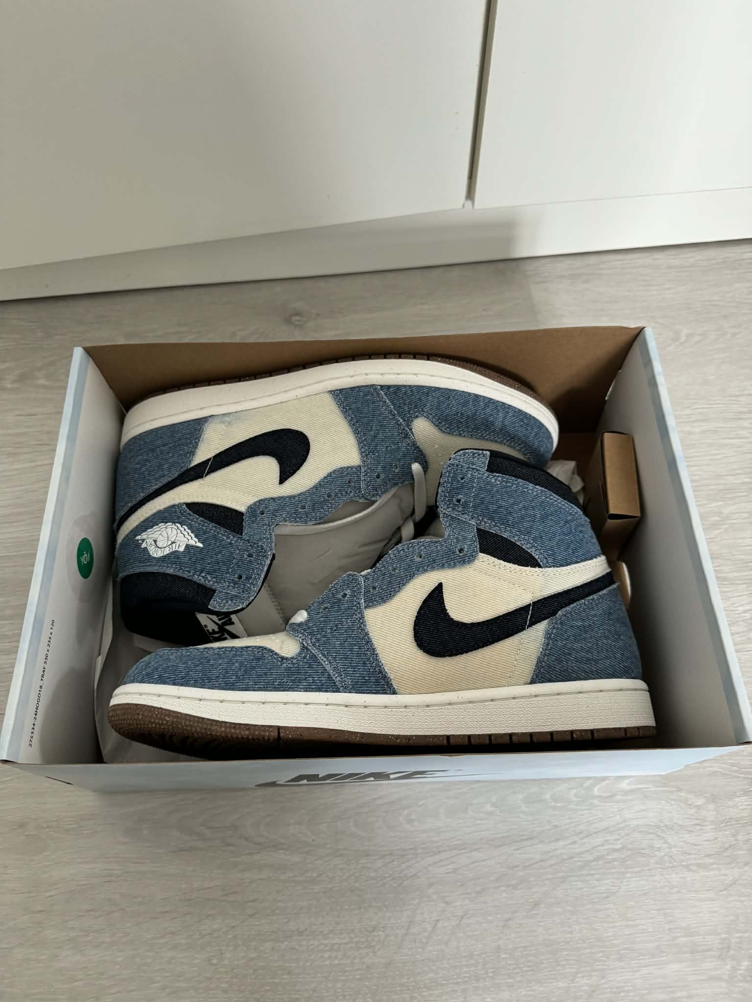 Jordan Brand Air Jordan 1 Retro High OG 9US 42,5EU Size US 9 / EU 42 - 1 Thumbnail