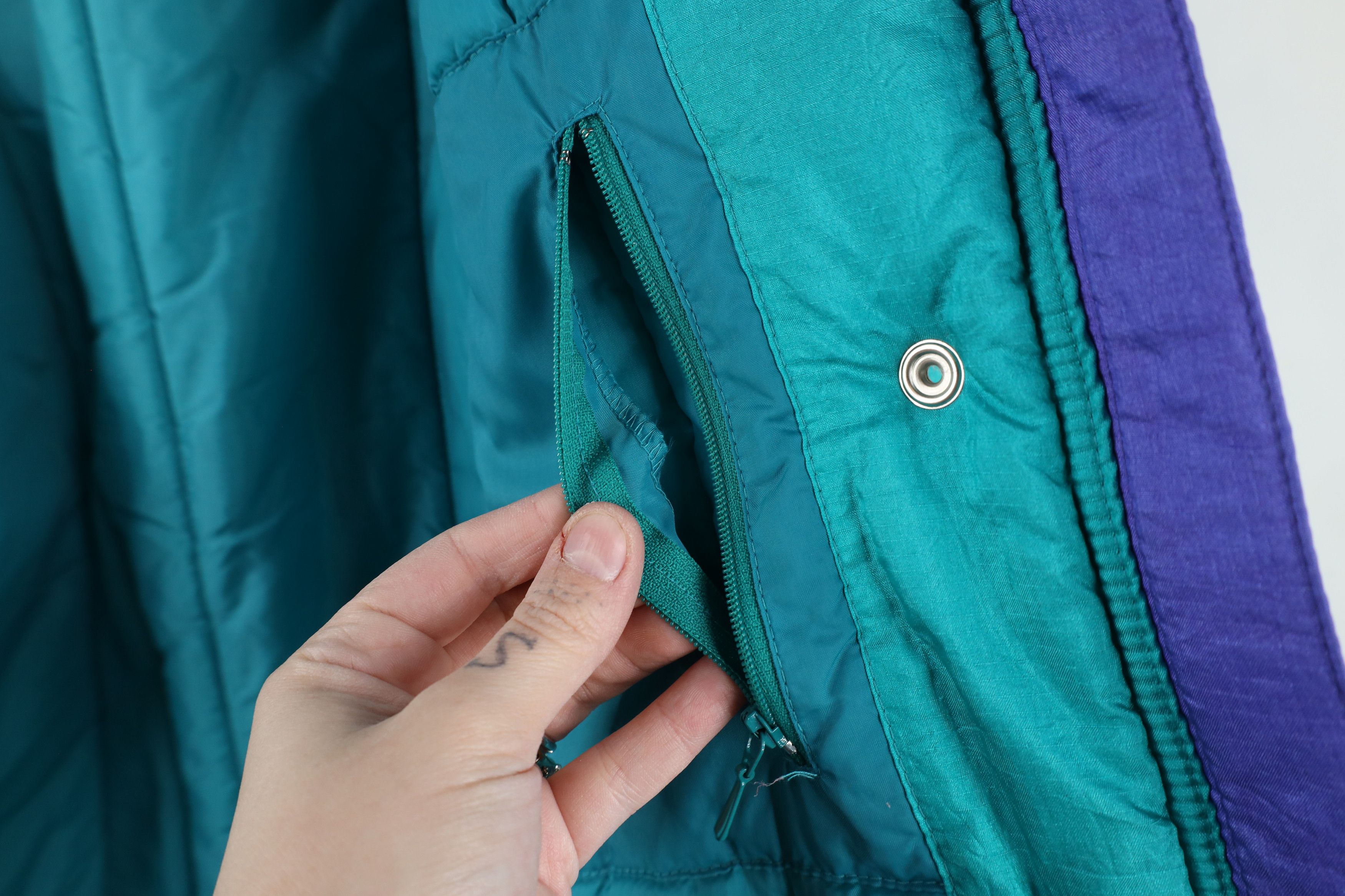 Vintage Vintage 90s Streetwear Block Full Zip Puffer Jacket Skiing Size L / US 10 / IT 46 - 9 Thumbnail