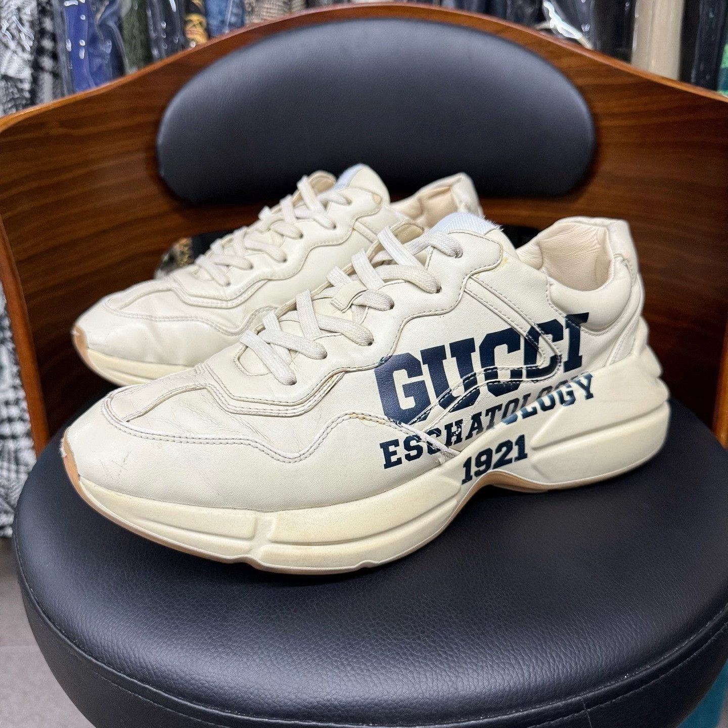 Gucci Gucci White Lowtop Sneakers 25 Men Size US 10 / EU 43 - 1 Thumbnail