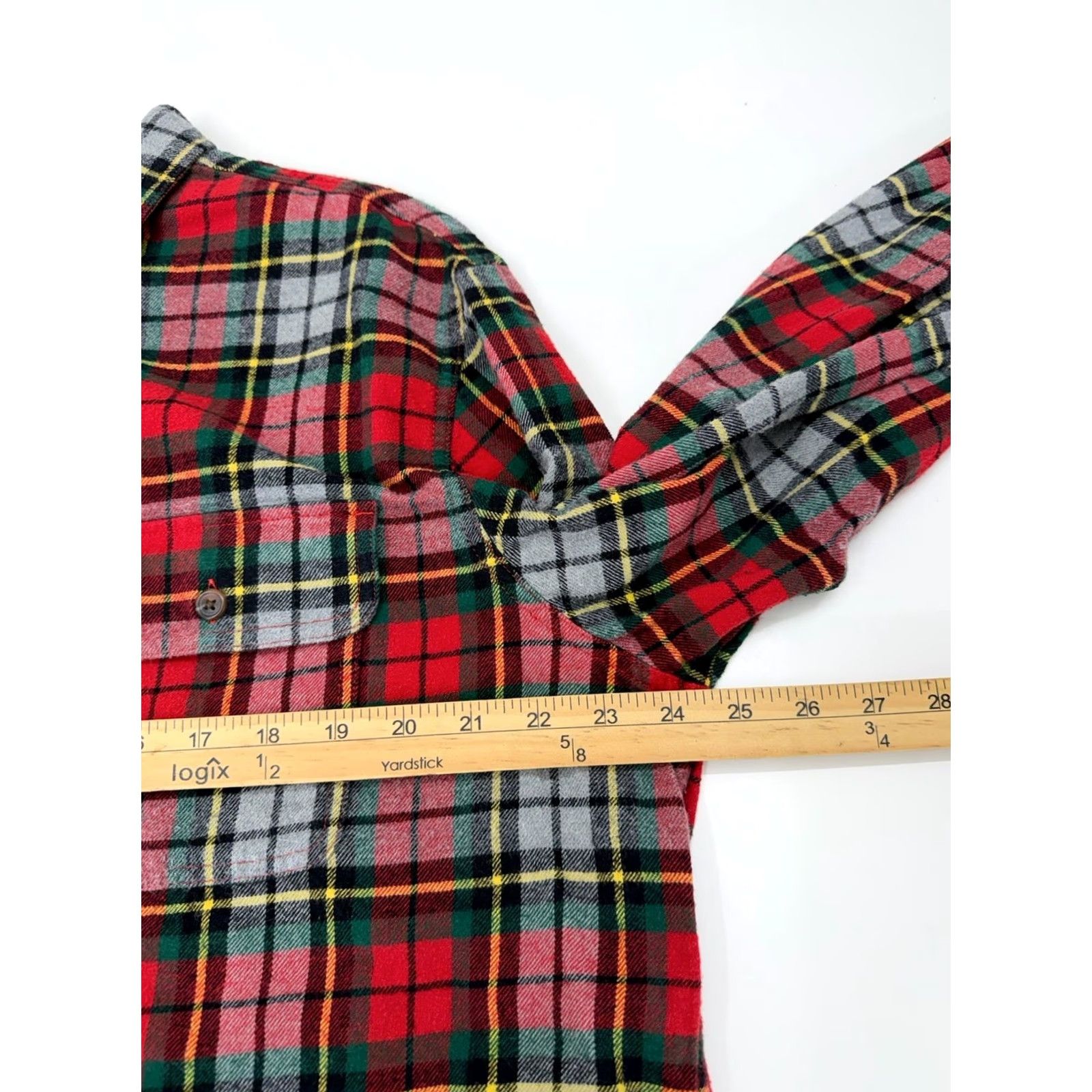 Old Navy Old Navy Mens Flannel Shirt Button-Up XL Regular Fit Plaid Red Green Colorful Classic Outdoor Womens? Mens Size US XL / EU 56 / 4 - 7 Thumbnail