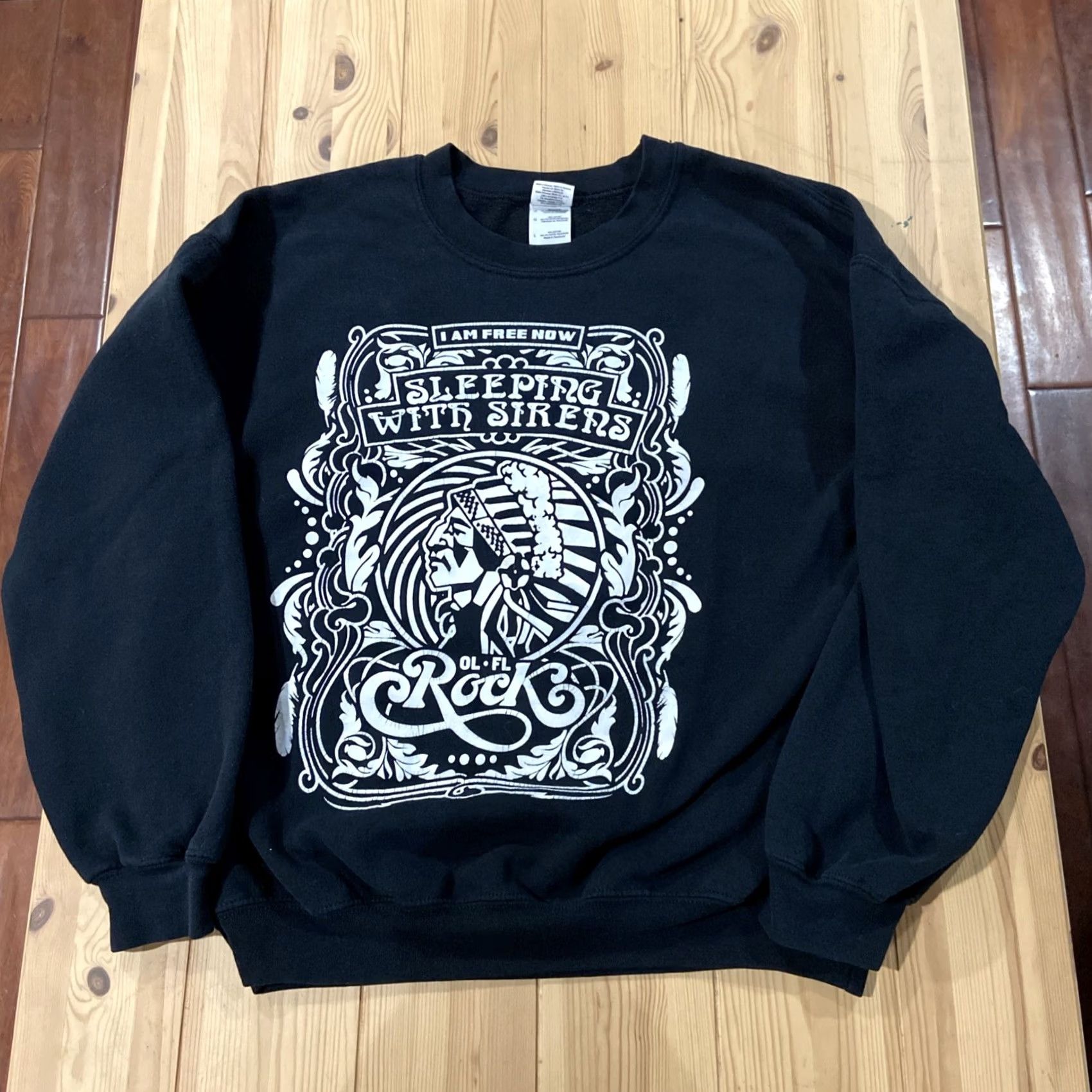 Gildan VINTAGE Gildan Sweatshirt Mens Large Black White SLEEPING WITH SIRENS Band American Rock Crew Neck Pullover Heavyweight Graphic Print Oversized Size US L / EU 52-54 / 3 - 2 Thumbnail