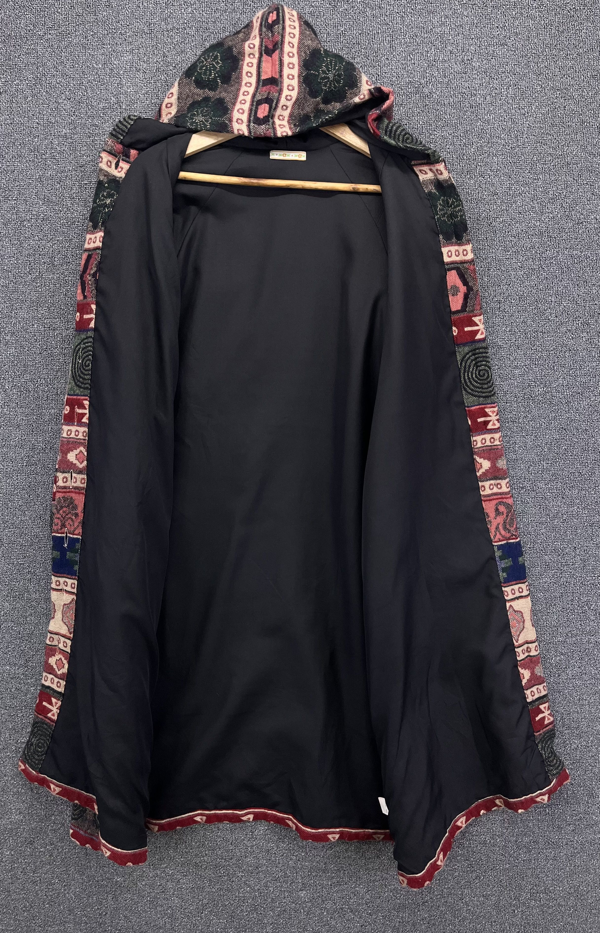 Japanese Brand Vintage Japanese Navajo x Native Hooded Jacket Size S / US 4 / IT 40 - 5 Thumbnail