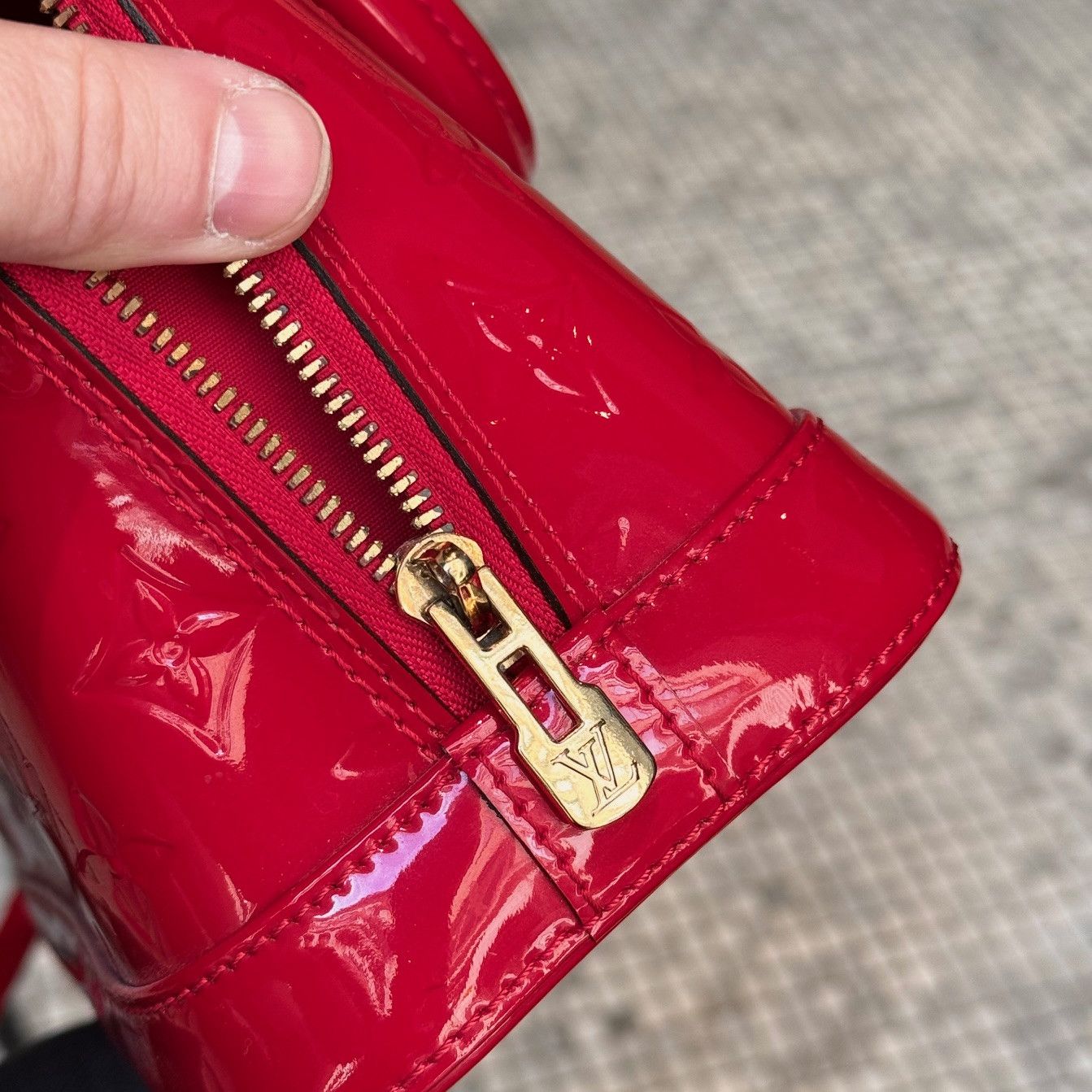 Louis Vuitton Louis Vuitton 2015 Red Monogramme Vernis Alma BB Bag Size ONE SIZE - 12 Thumbnail