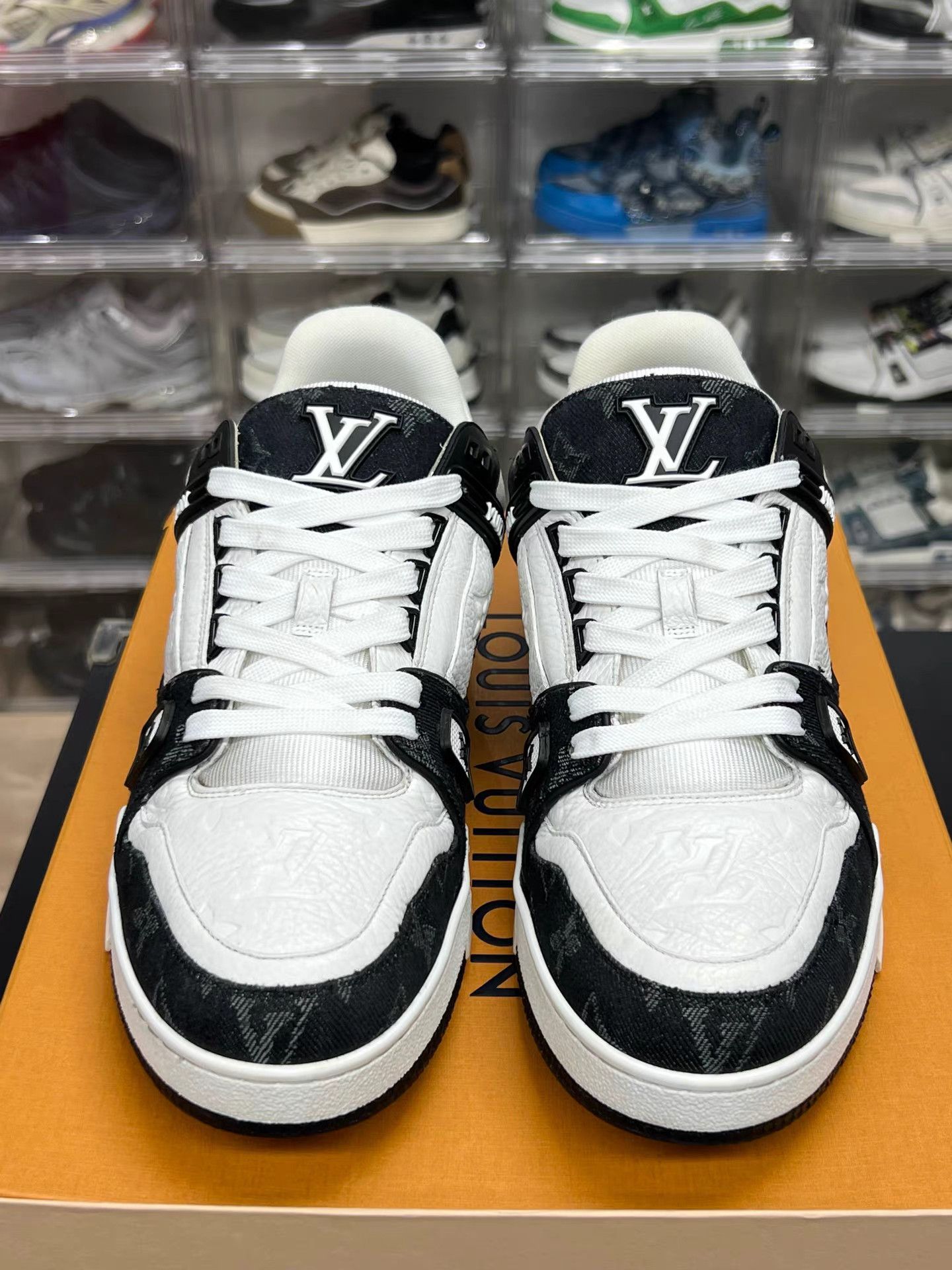 Louis Vuitton LV Trainer Sneakers K15 Size US 8 / EU 41 - 2 Thumbnail