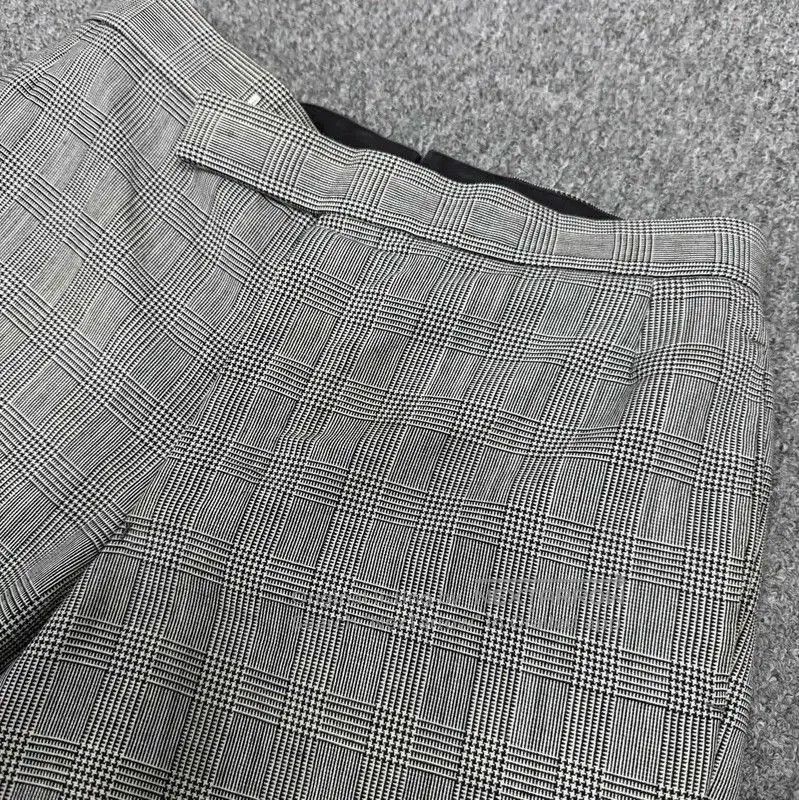 Thom Browne Thom Browne Men's Multi-Color Shorts . Size US 27 - 3 Thumbnail