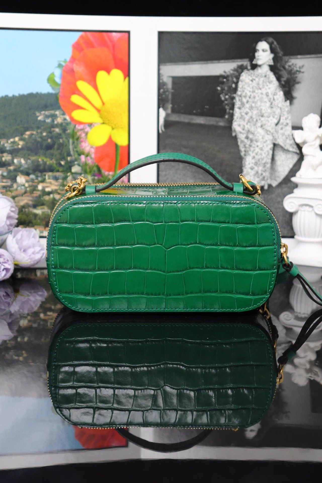 Chloe Chloé C Bag green crocodile embossed camera bag 16.5x13 Size ONE SIZE - 2 Thumbnail