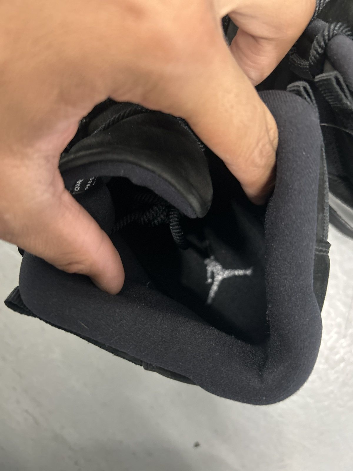 Jordan Brand Jordan 11 Cap & Gown Size 11 Size US 11 / EU 44 - 7 Thumbnail