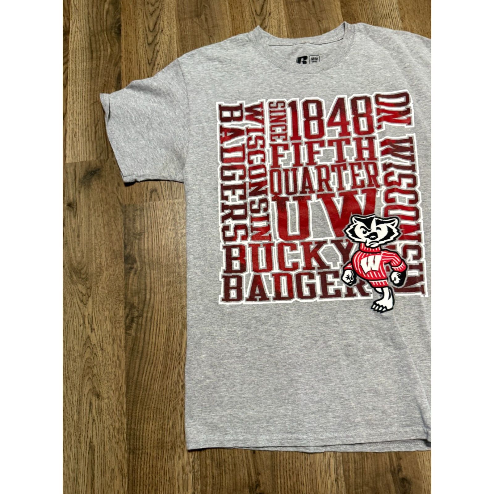 Vintage VINTAGE? Russell Shirts Men's Medium Gray Short Sleeve Crew Neck Wisconsin Badgers Shirt Size US M / EU 48-50 / 2 - 4 Thumbnail