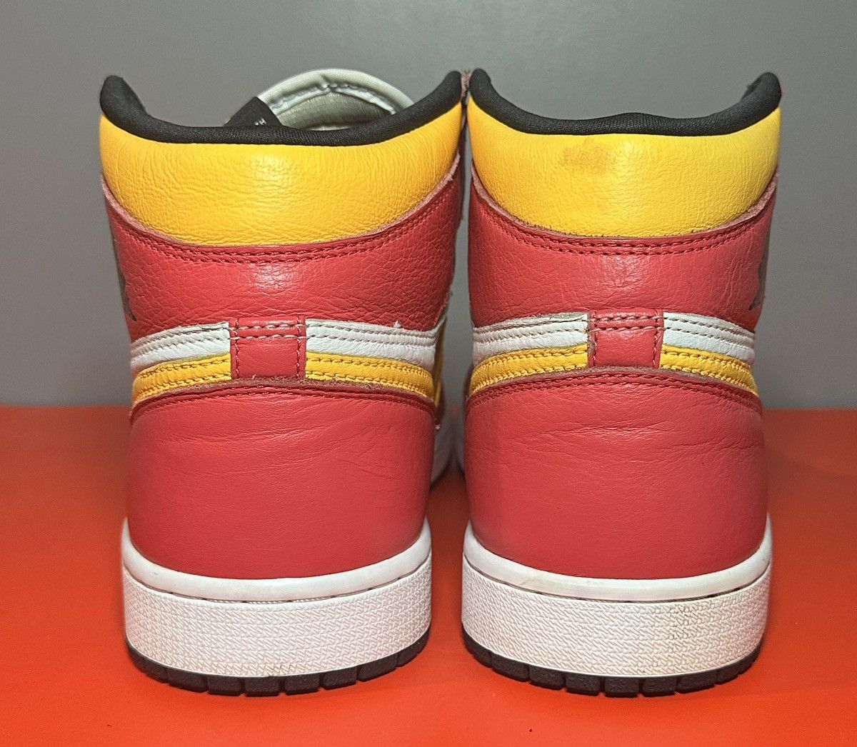 Jordan Brand Size 10 - Jordan 1 Retro High OG Light Fusion Red 2021 Size US 10 / EU 43 - 5 Thumbnail